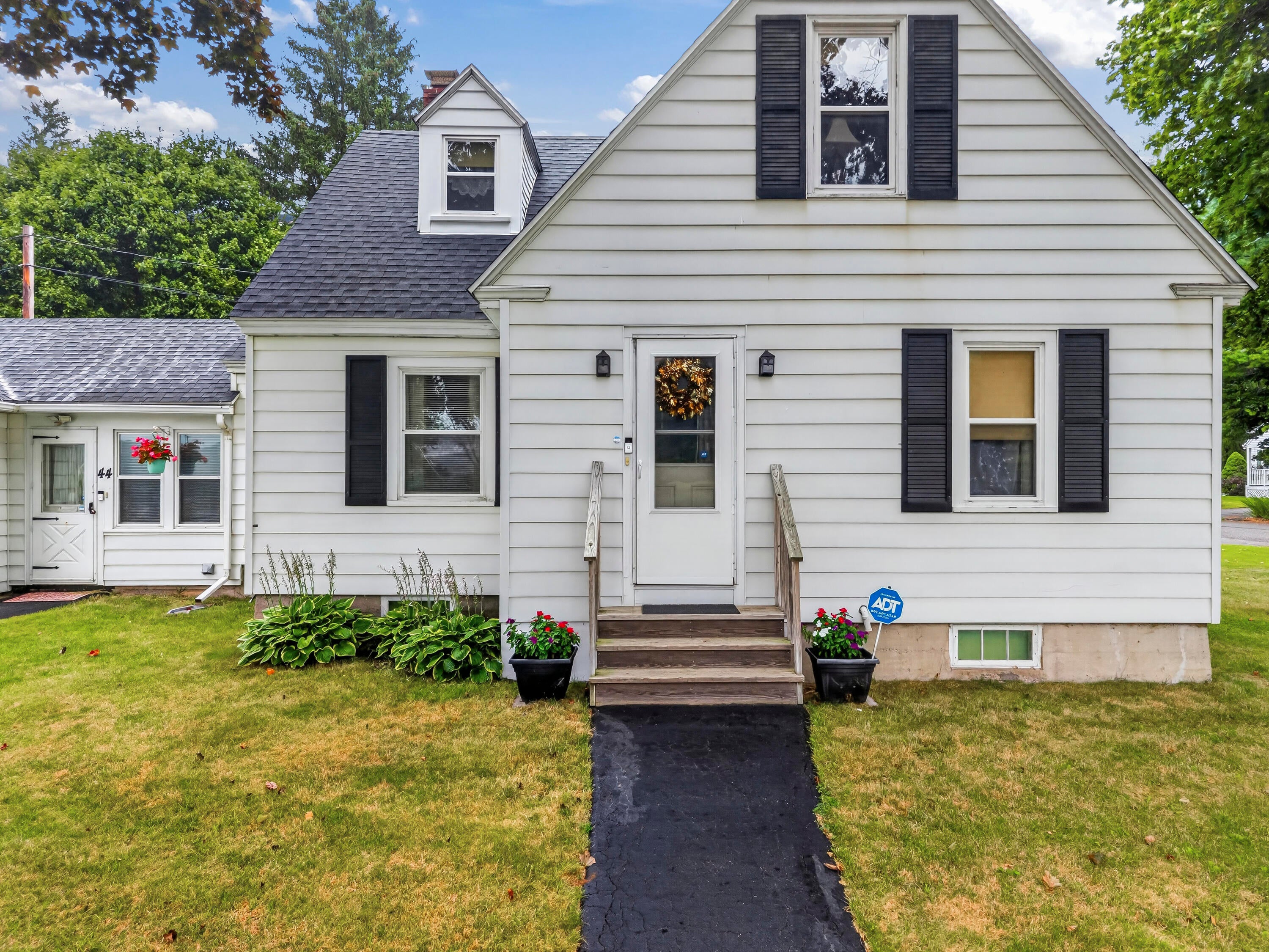44 Macomber Avenue