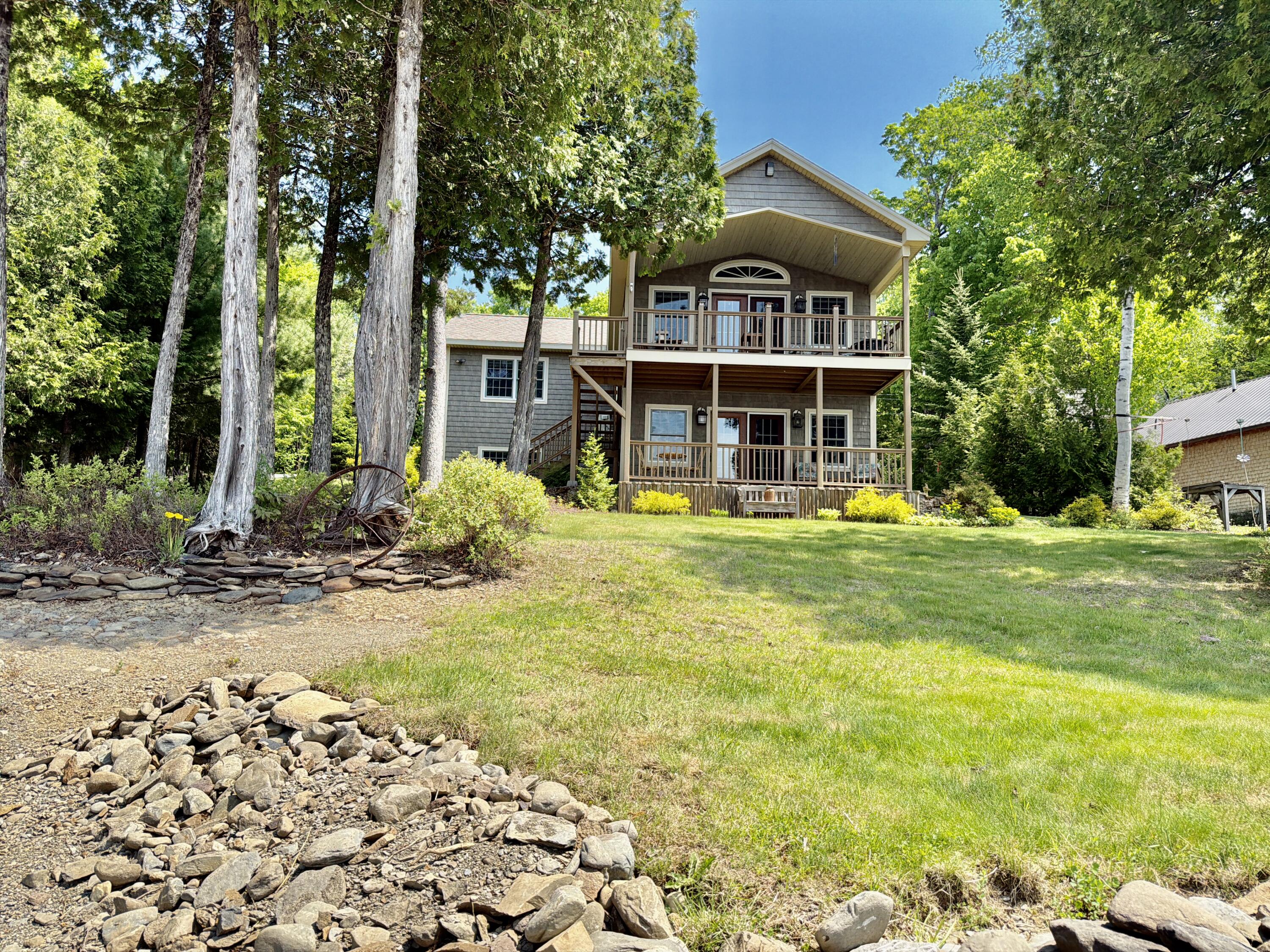 32 Bouchard Lane