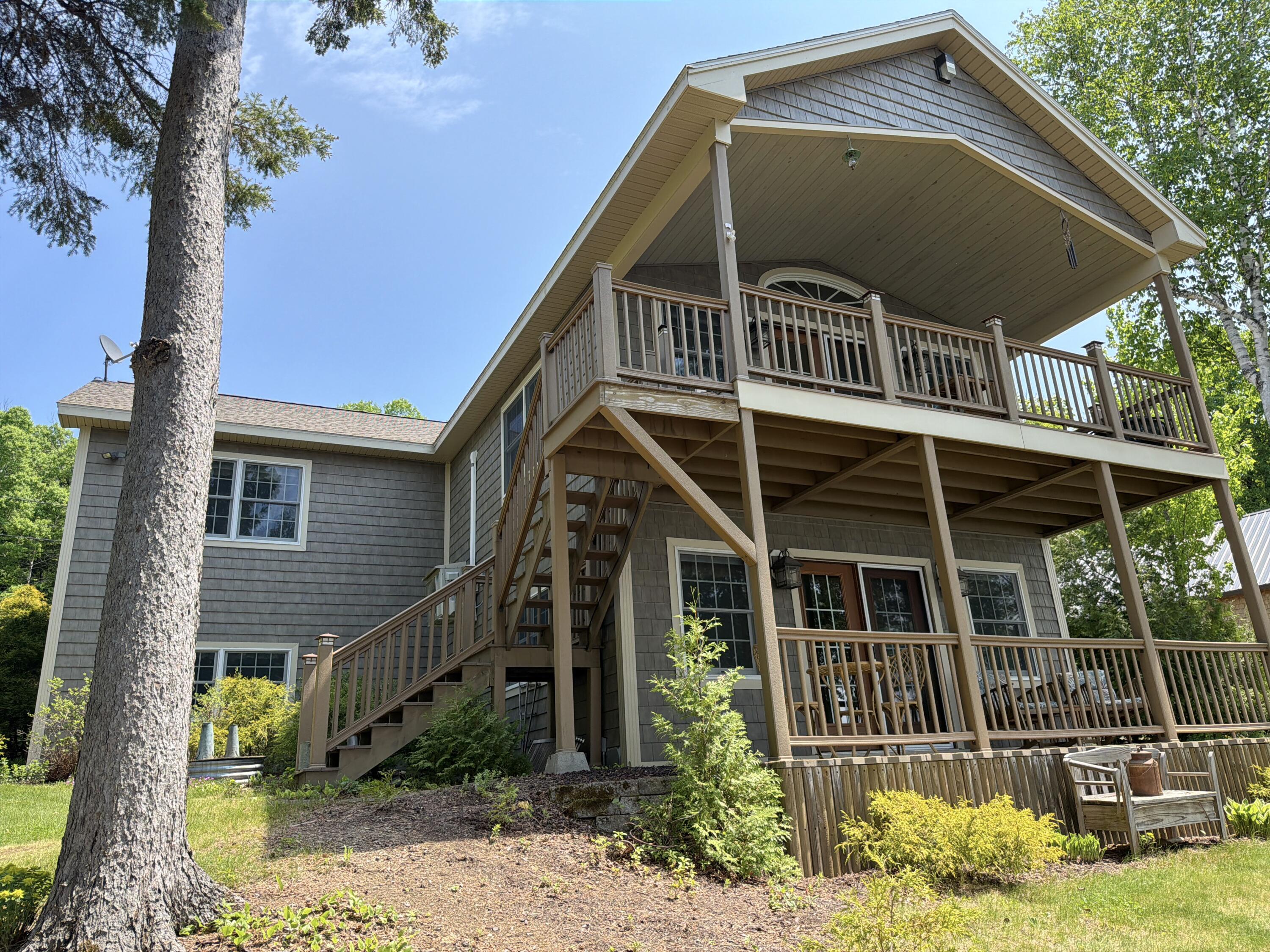 32 Bouchard Lane