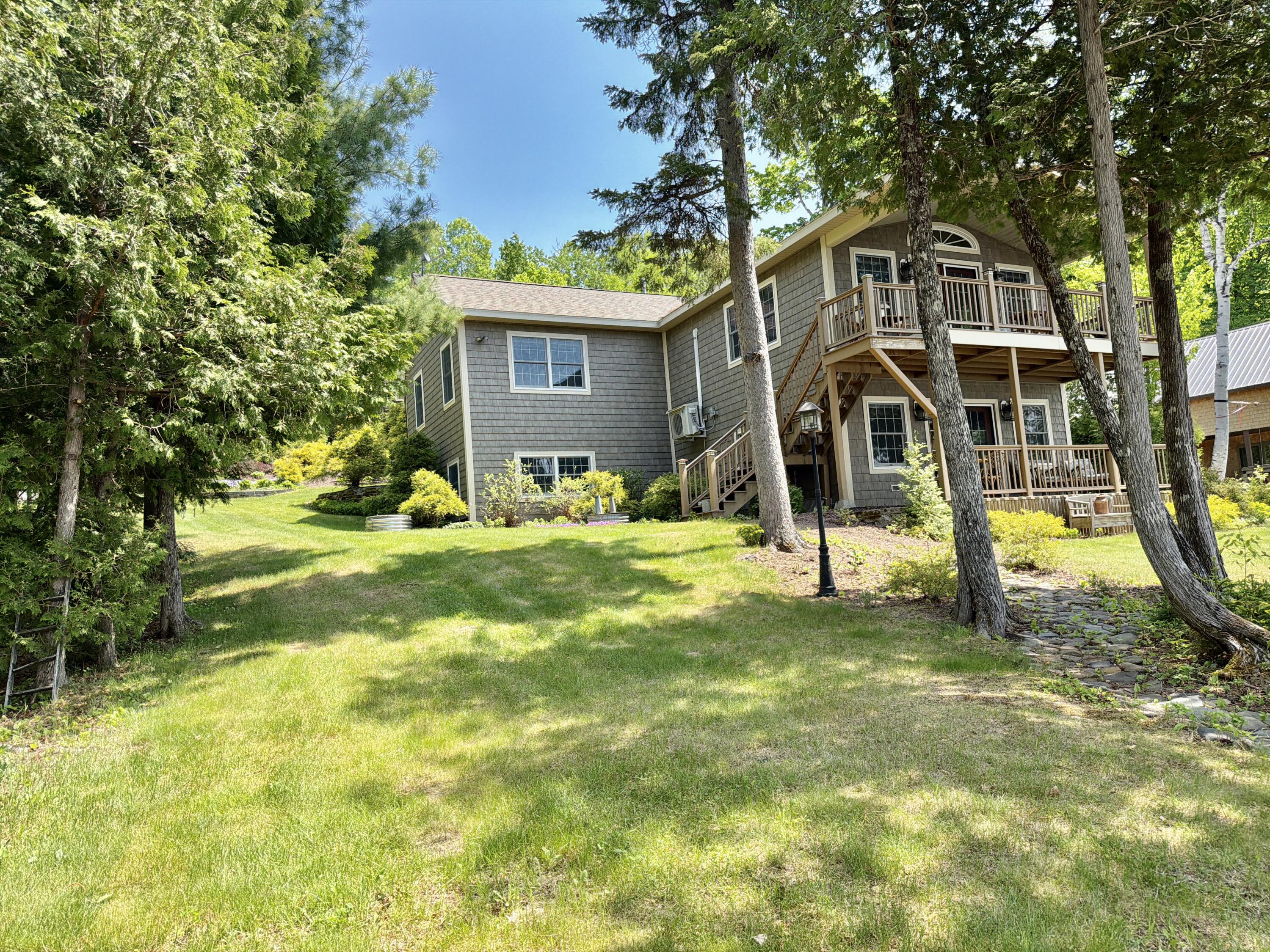 32 Bouchard Lane