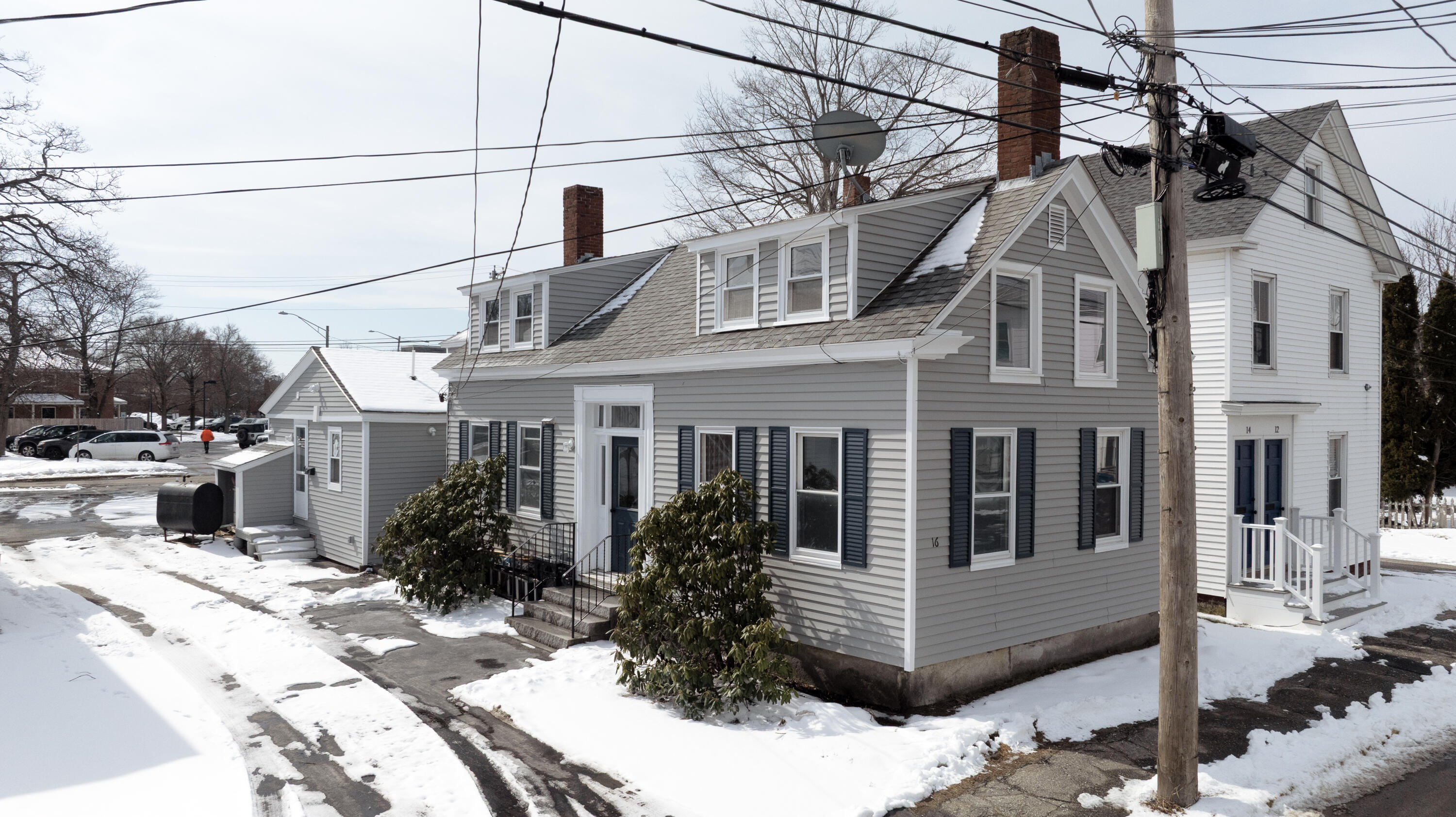 16 Dunlap Street