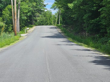 Multiple Quaker Ridge Road Leeds ME 04263