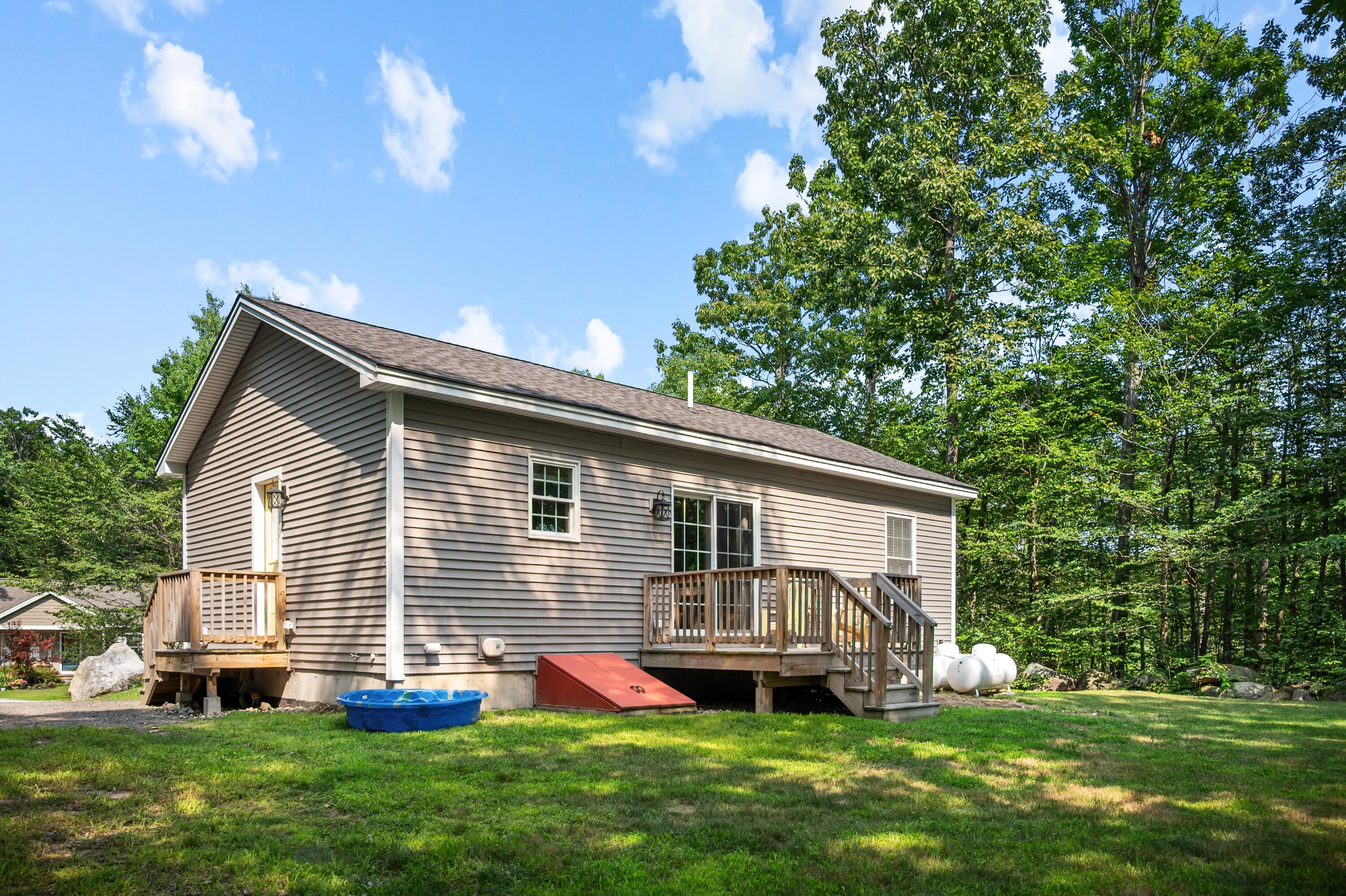 9 Escott Way