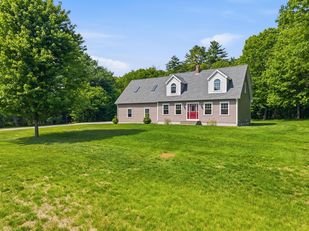 Photo of 32 Beechwood Drive, Topsham, ME 04086 (MLS # 1666347)