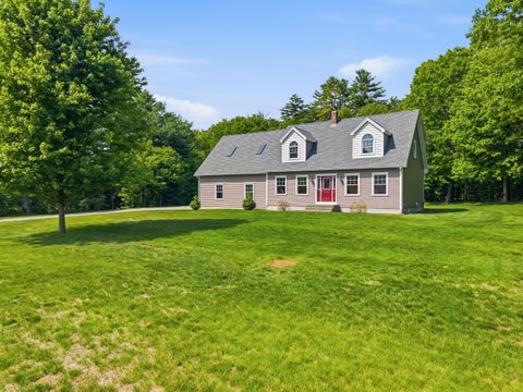 Photo of 32 Beechwood Drive, Topsham, ME 04086 (MLS # 1666347)