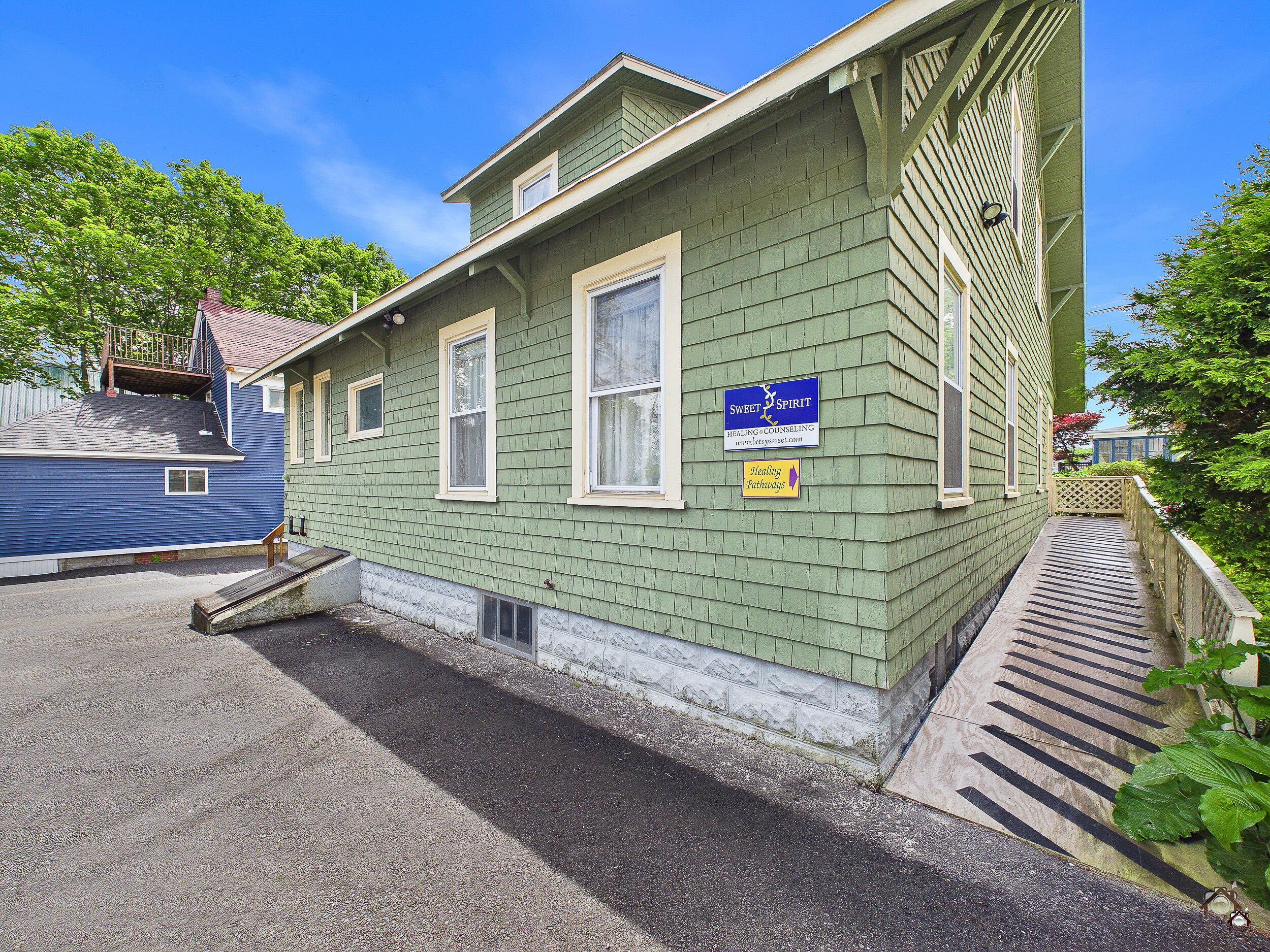 89 Western Avenue