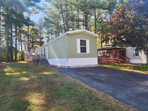 Photo of 39 Franklin Parkway, Brunswick, ME 04011 (MLS # 1664386)