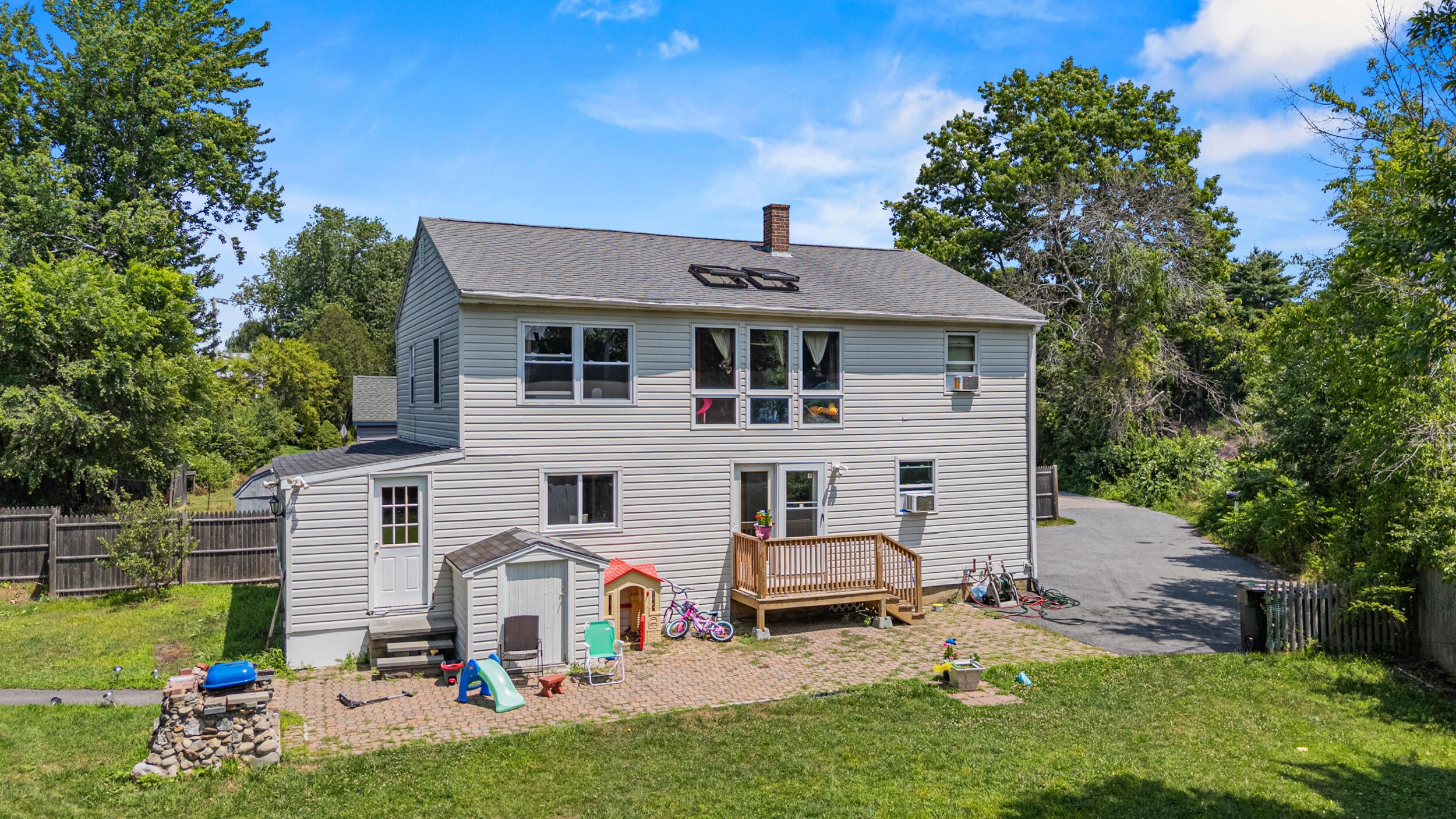 2 Wood Avenue