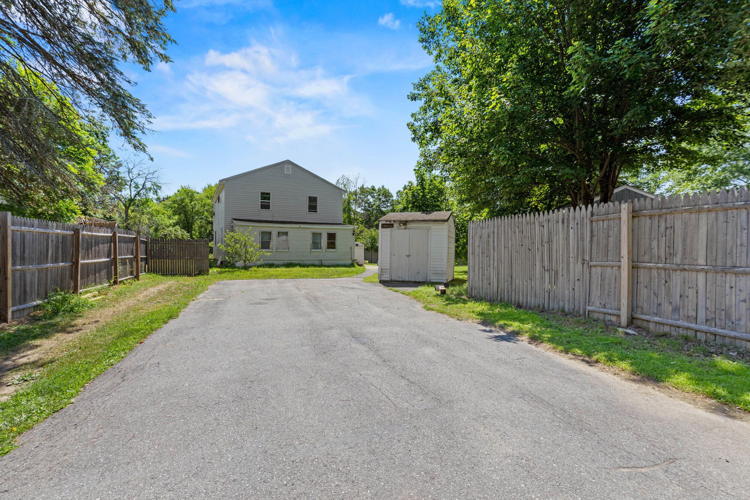 2 Wood Avenue