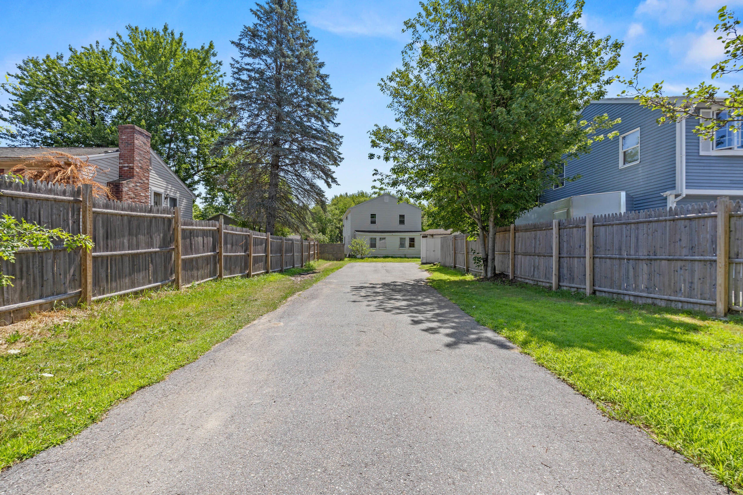 2 Wood Avenue