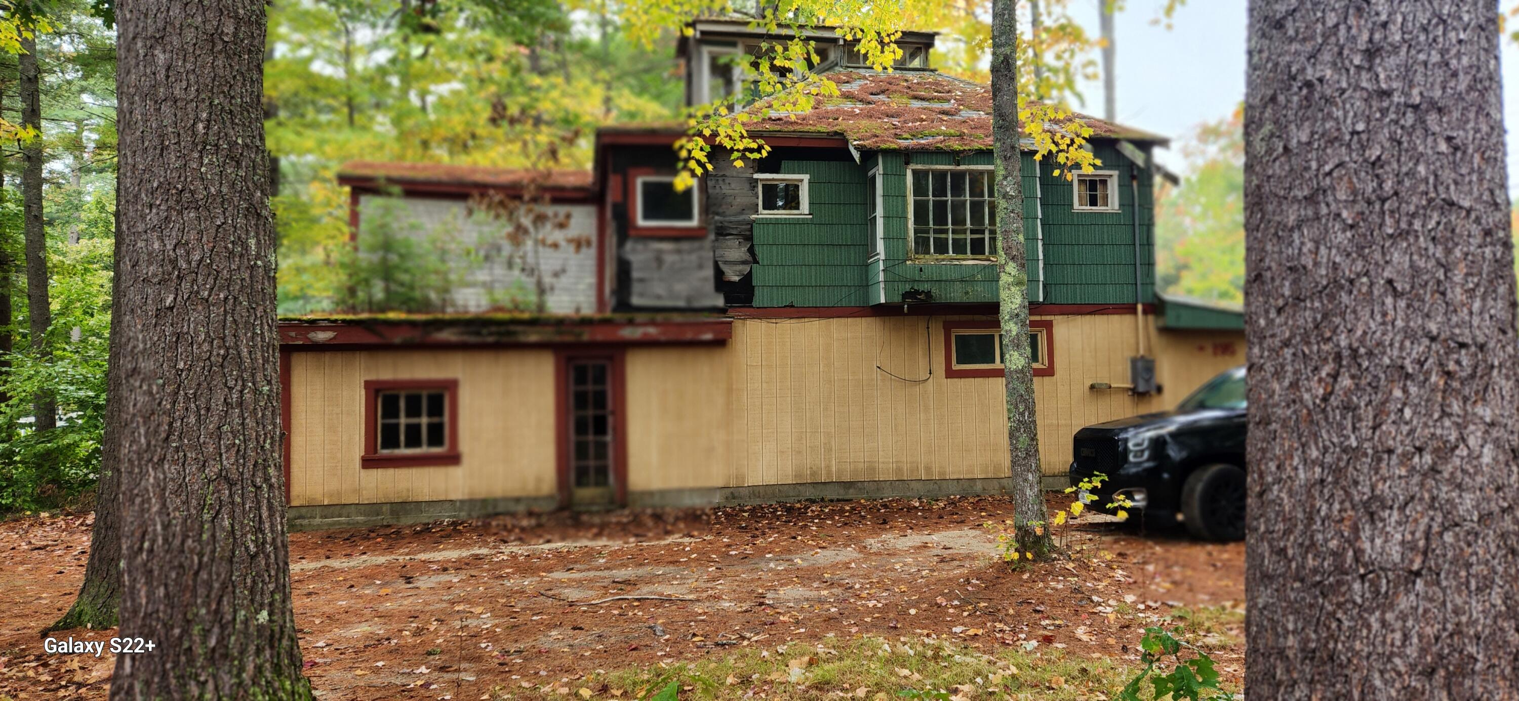 196 Loop Road