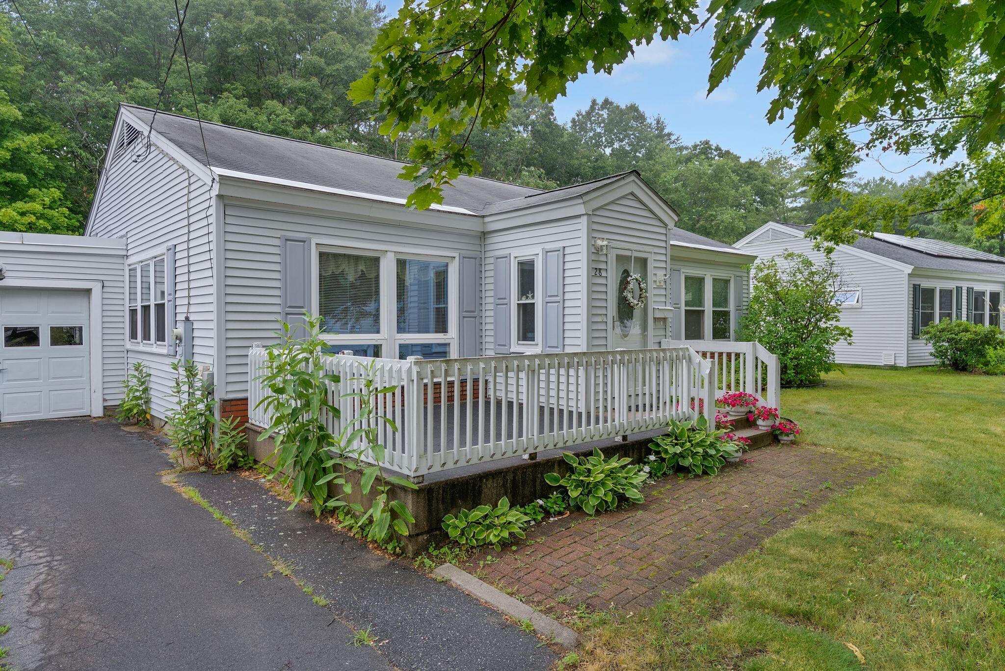 28 Moore Avenue