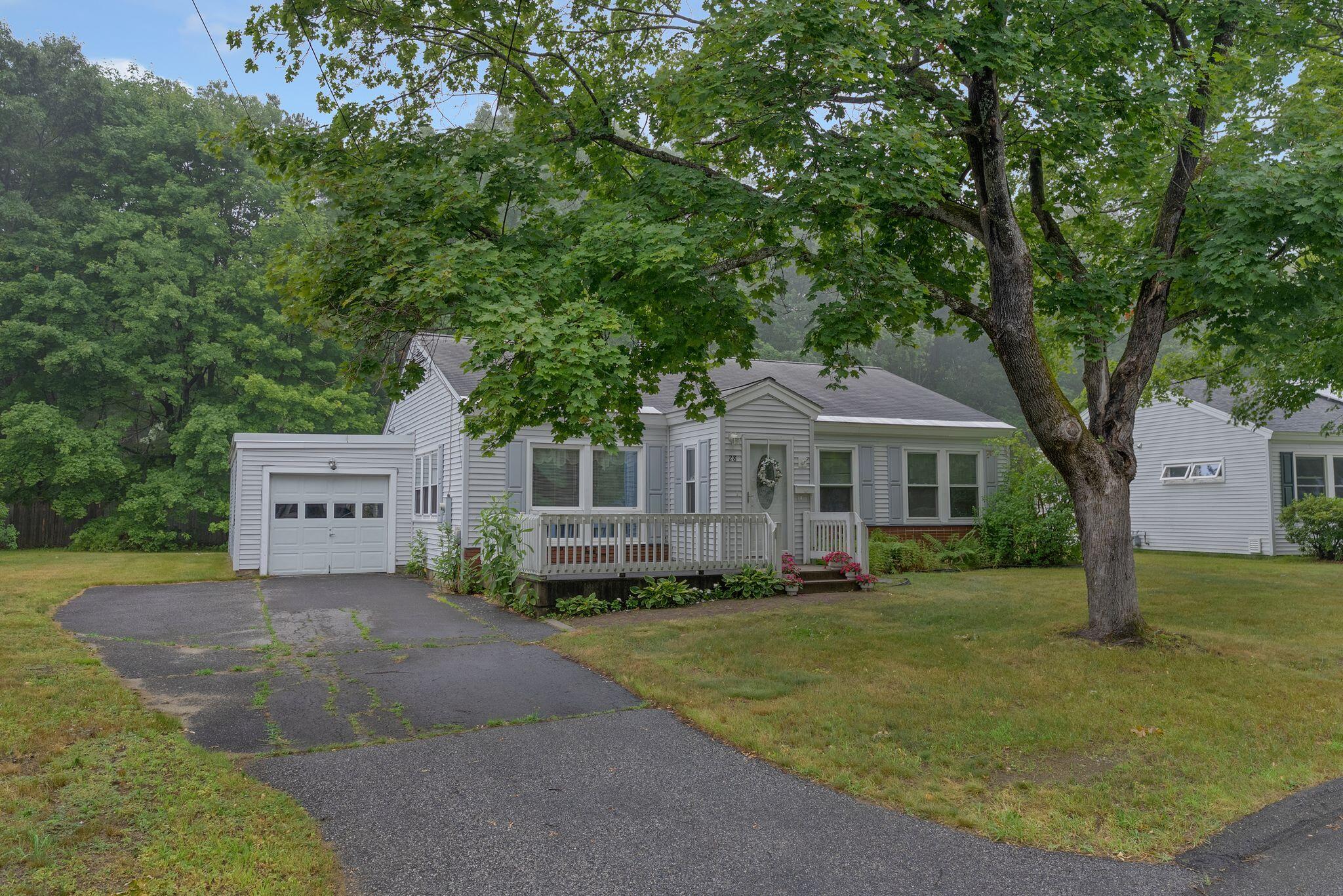 28 Moore Avenue