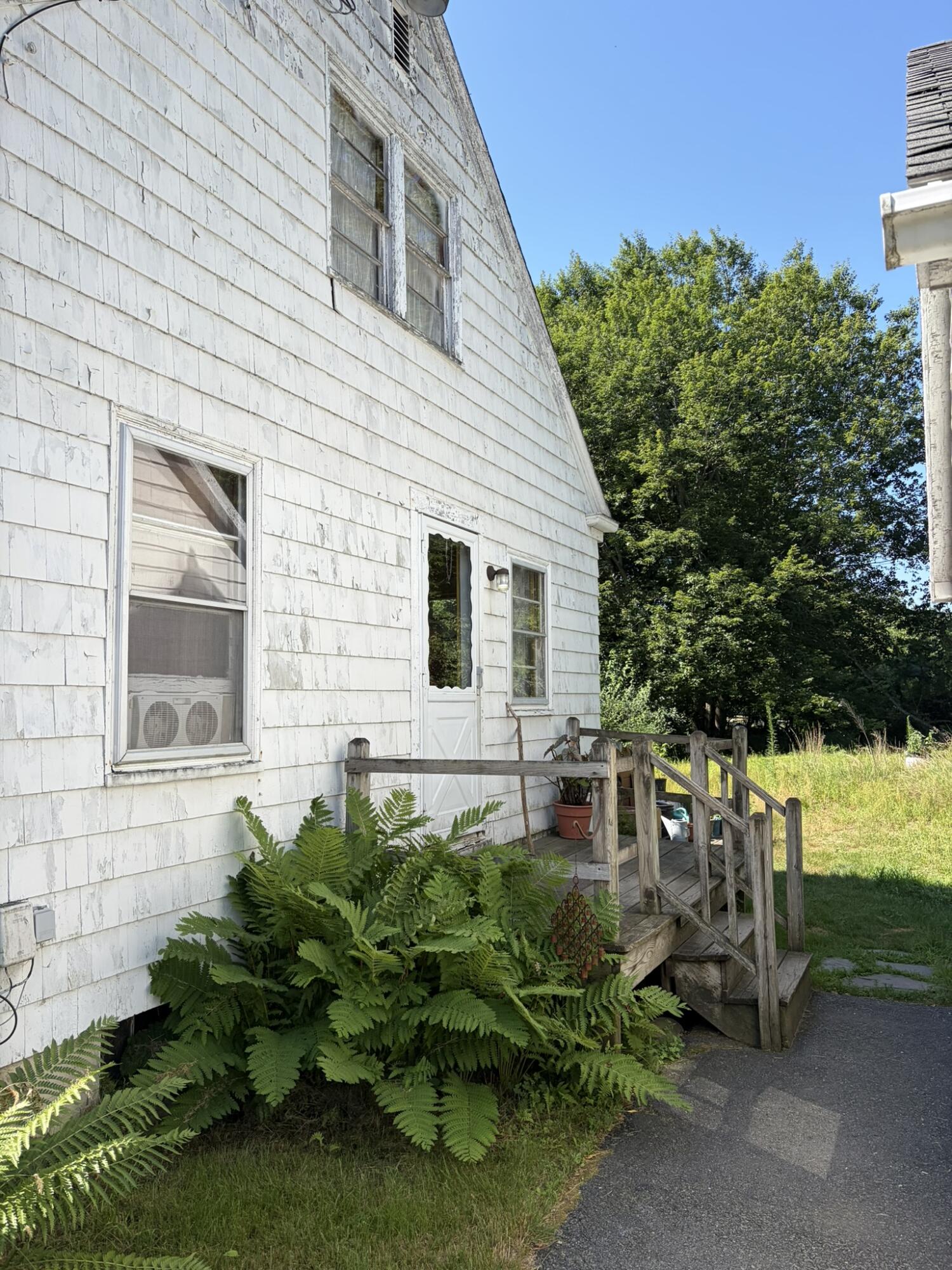 174 Ossipee Trail E