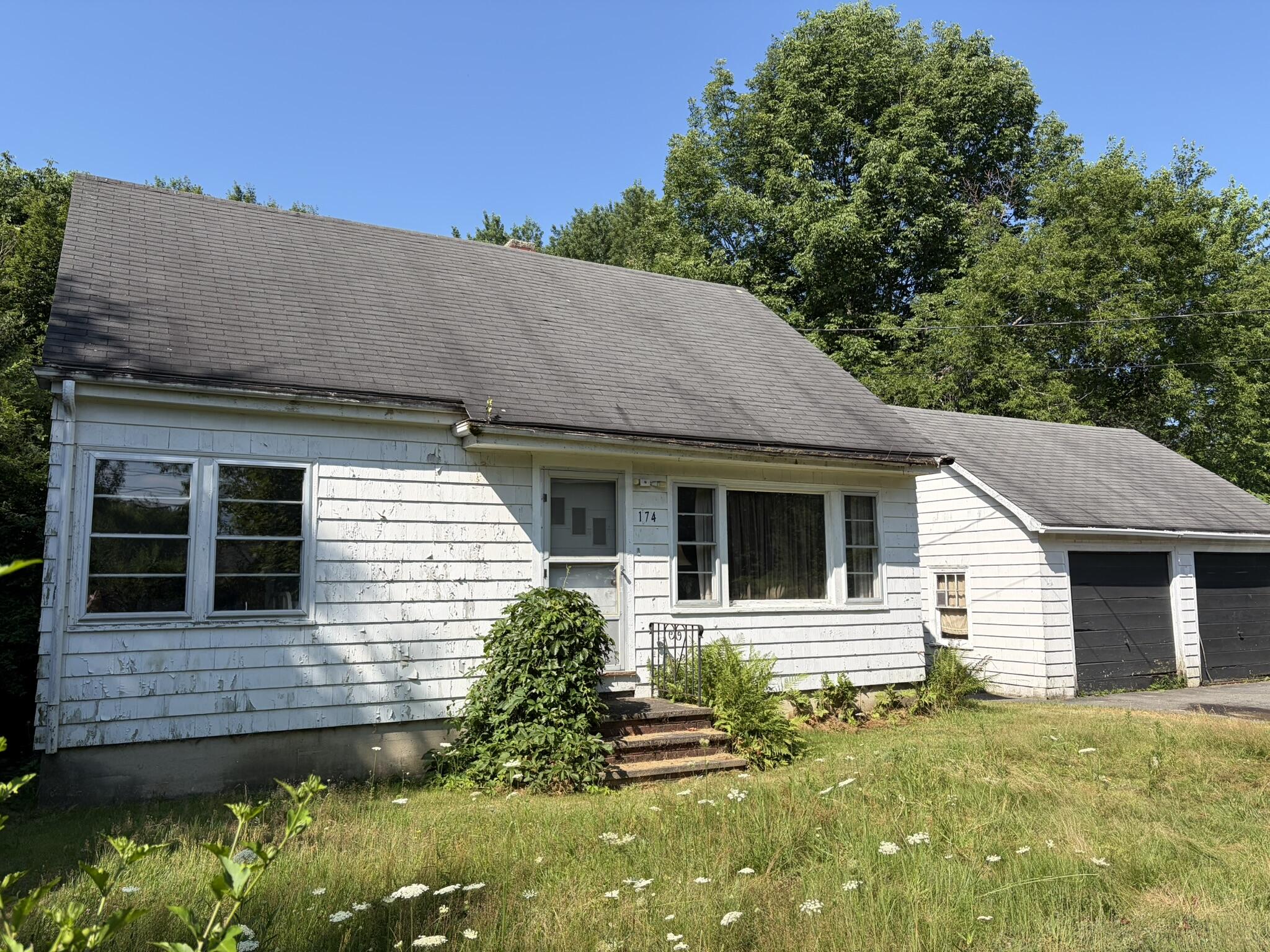 174 Ossipee Trail E