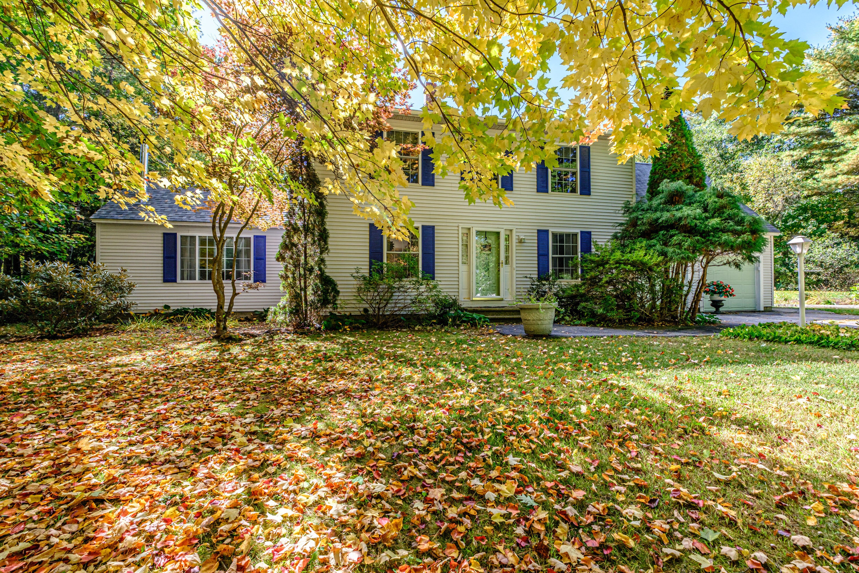 7 River Woods Drive