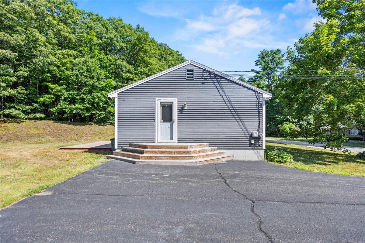 8 Running Brook Drive