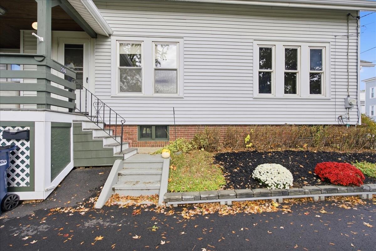 206 Webber Avenue