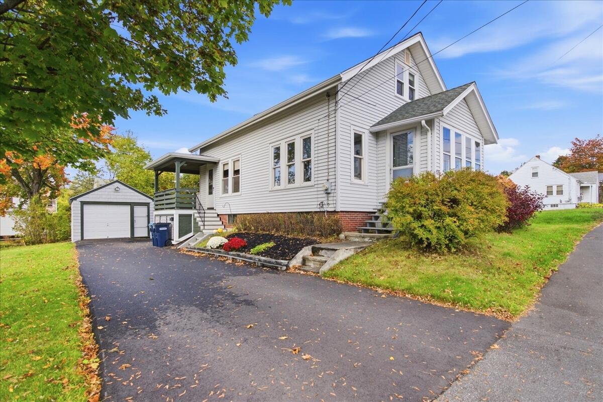 206 Webber Avenue