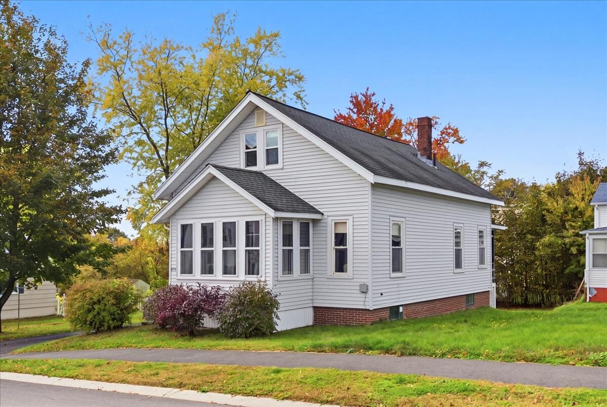 206 Webber Avenue