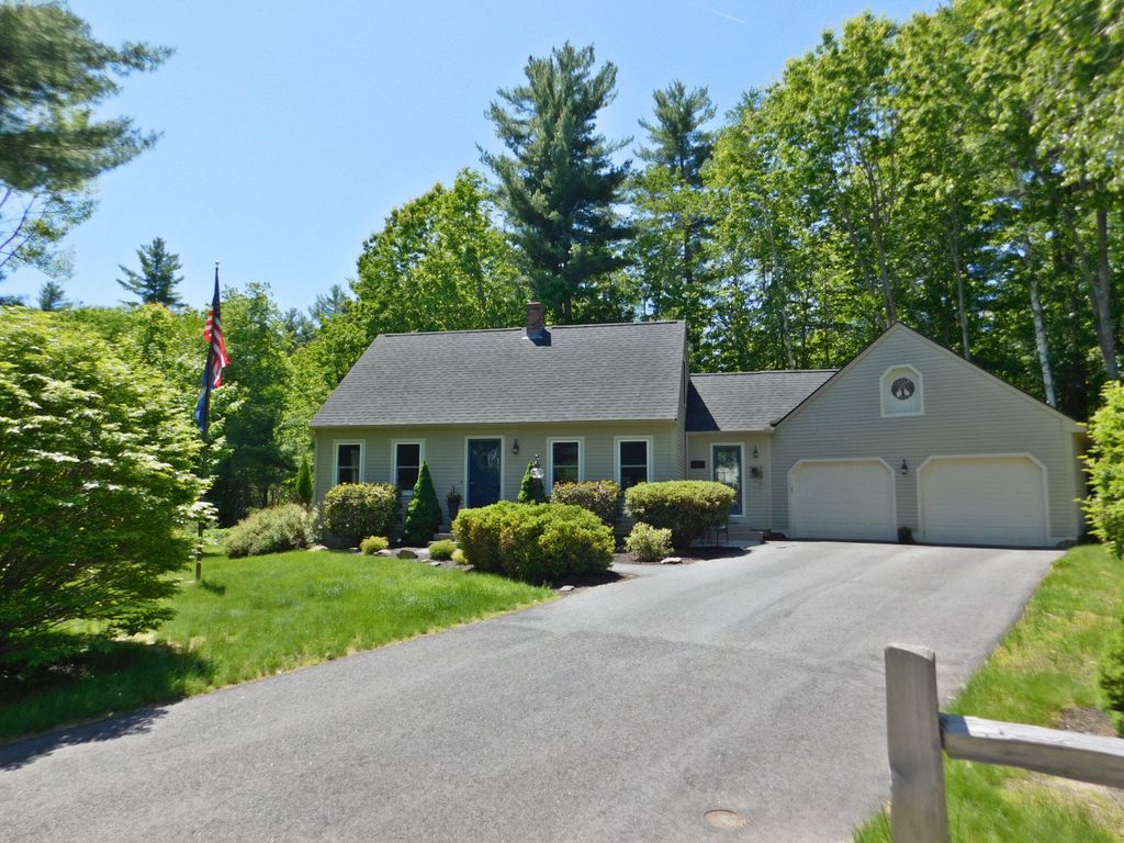 Photo of 25 Wintergreen Drive, Gorham, ME 04038 (MLS # 1665456)