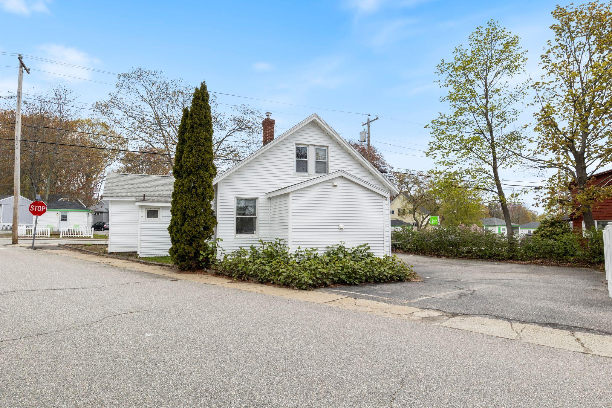 77 Saco Avenue