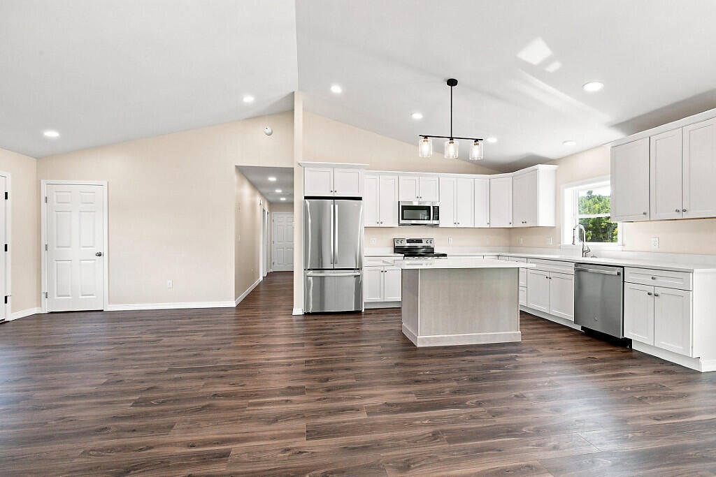 6 Mariner Way