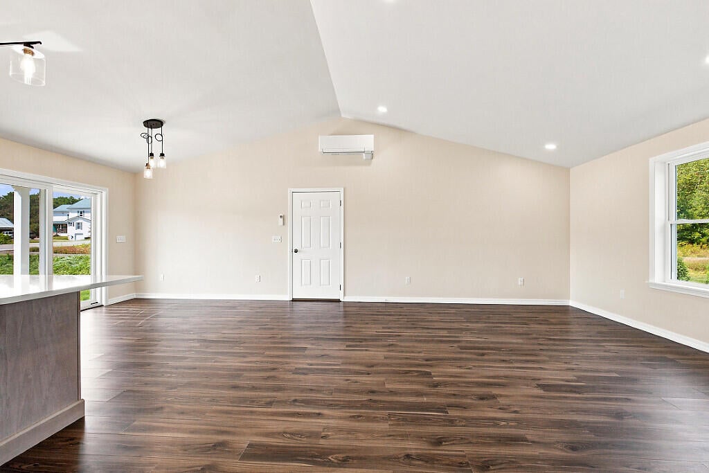 6 Mariner Way