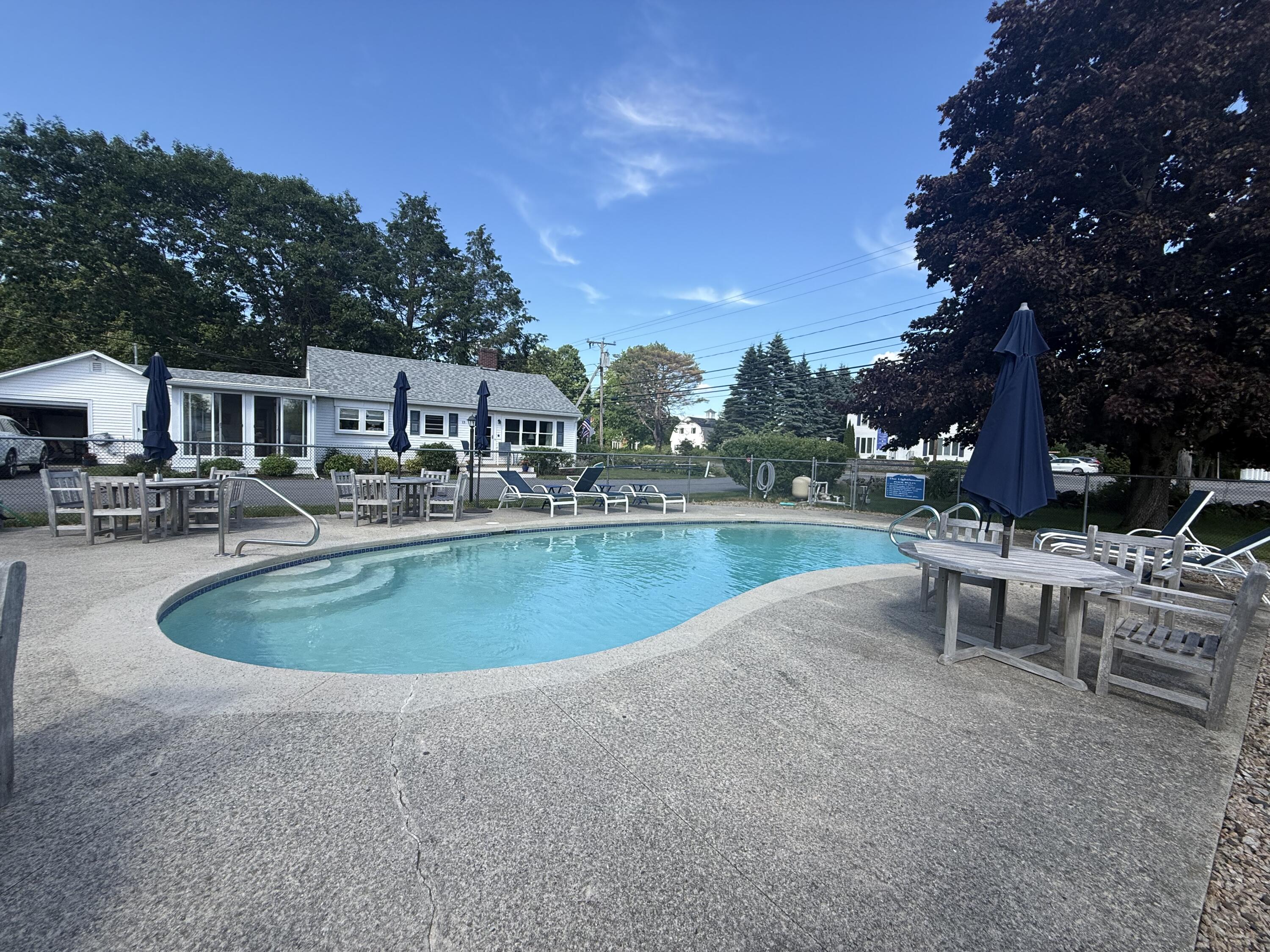 2090 Post Road 7A