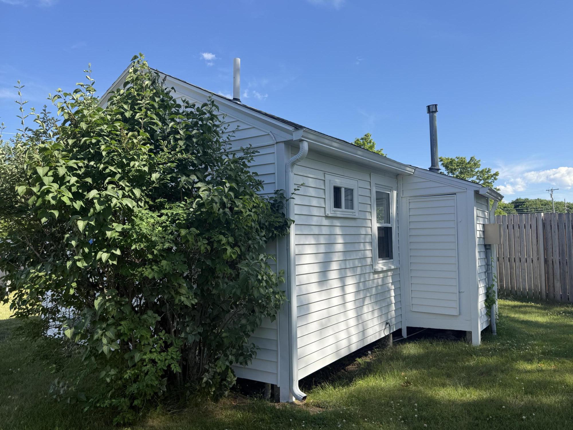 2090 Post Road 7A