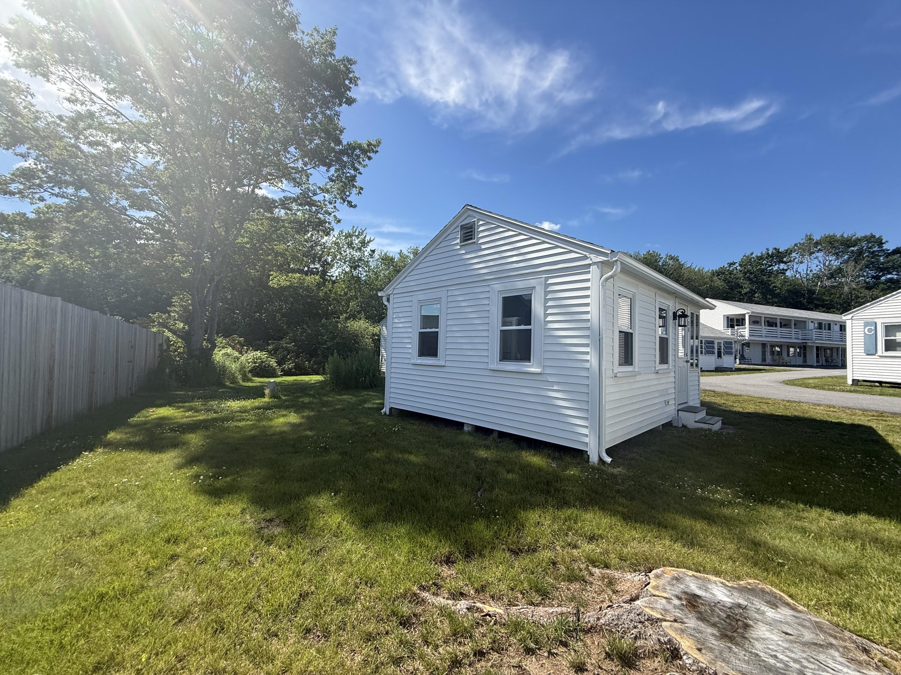 2090 Post Road 7A