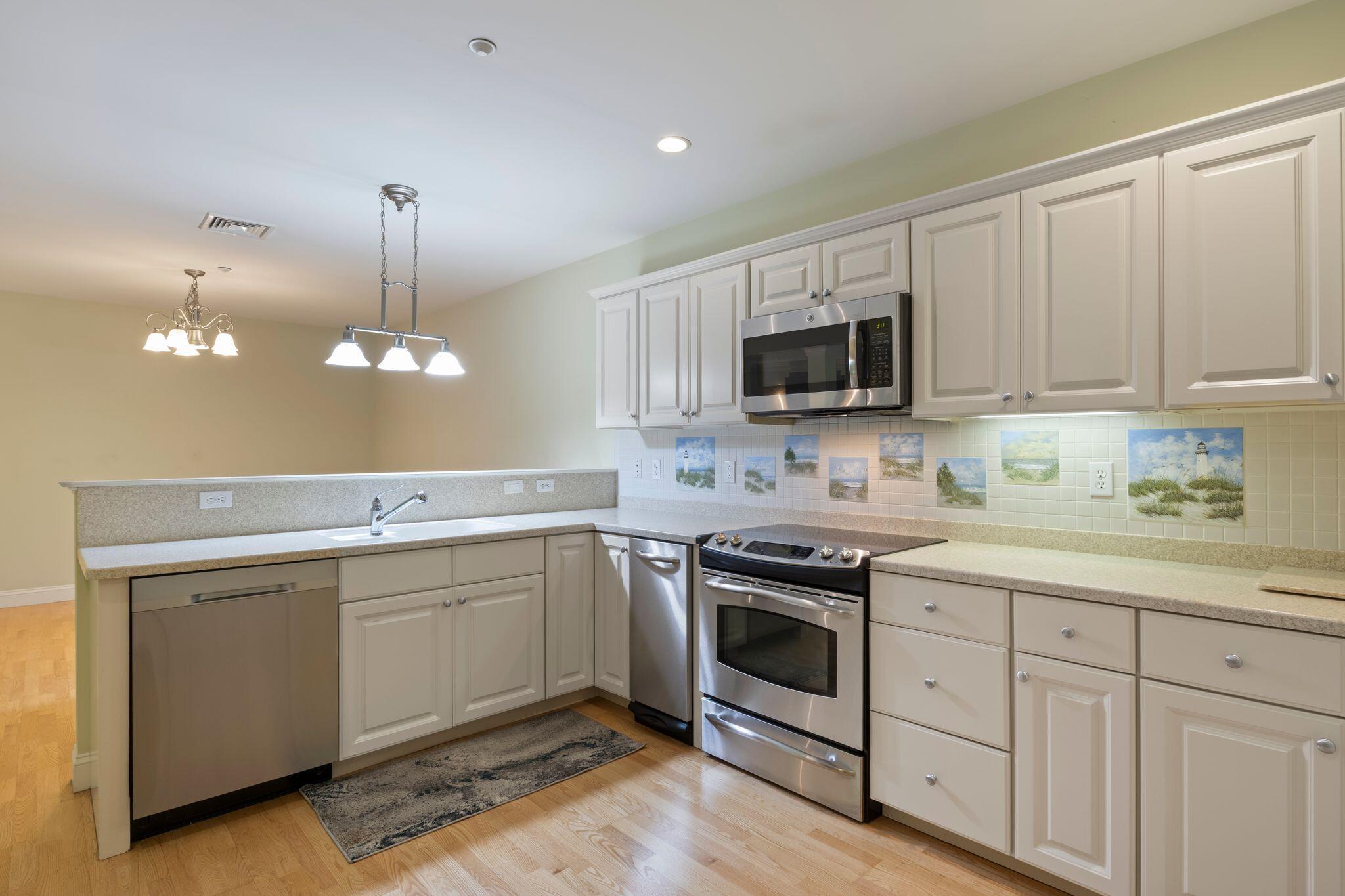 100 Shepards Cove Road F103