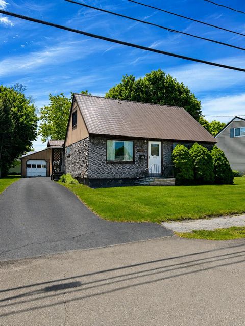 Photo of 20 Park Street, East Millinocket, ME 04430 (MLS # 1670344)