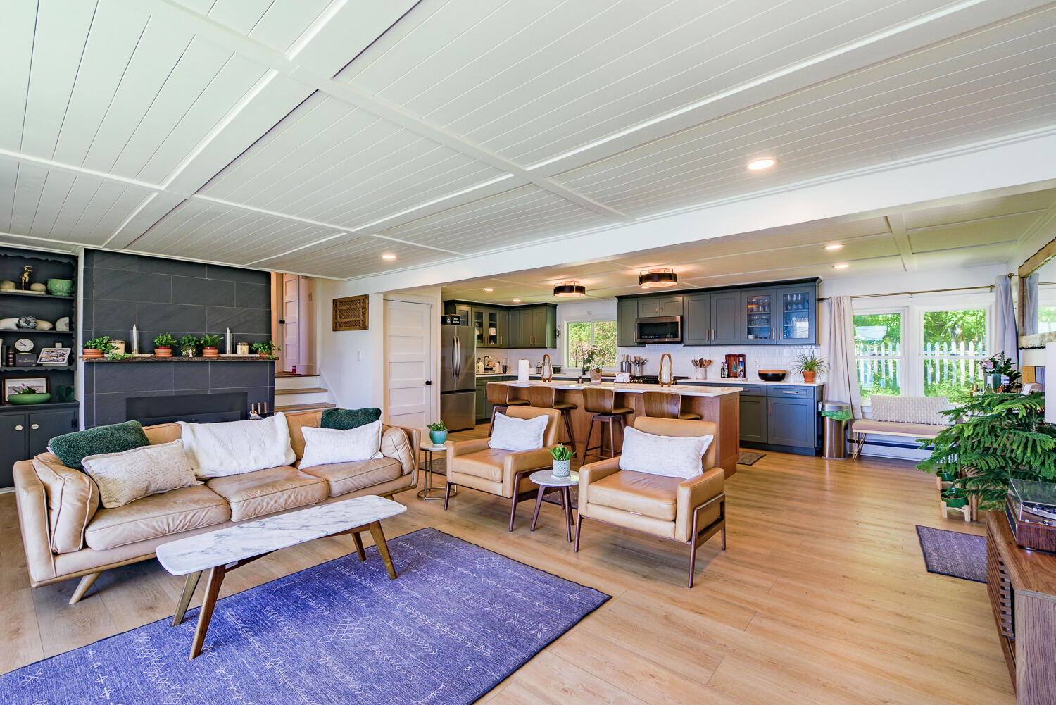 170 Lakeview Drive