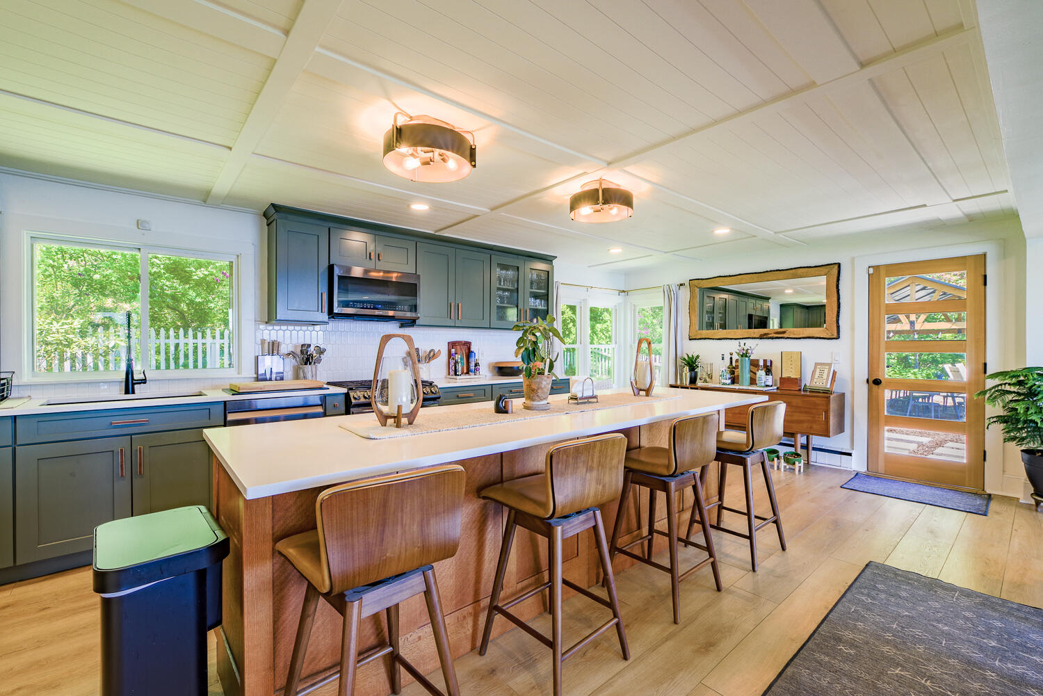 170 Lakeview Drive