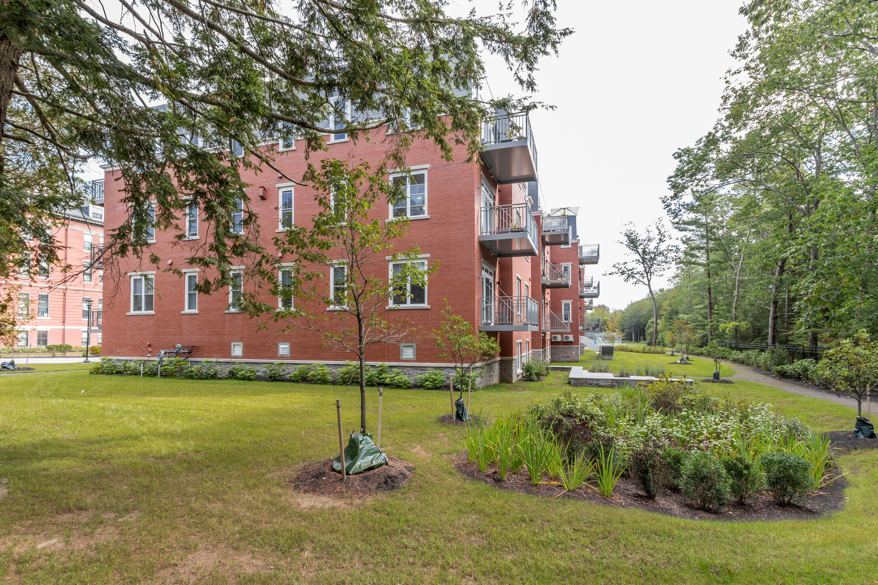 75 McAuley Way 304