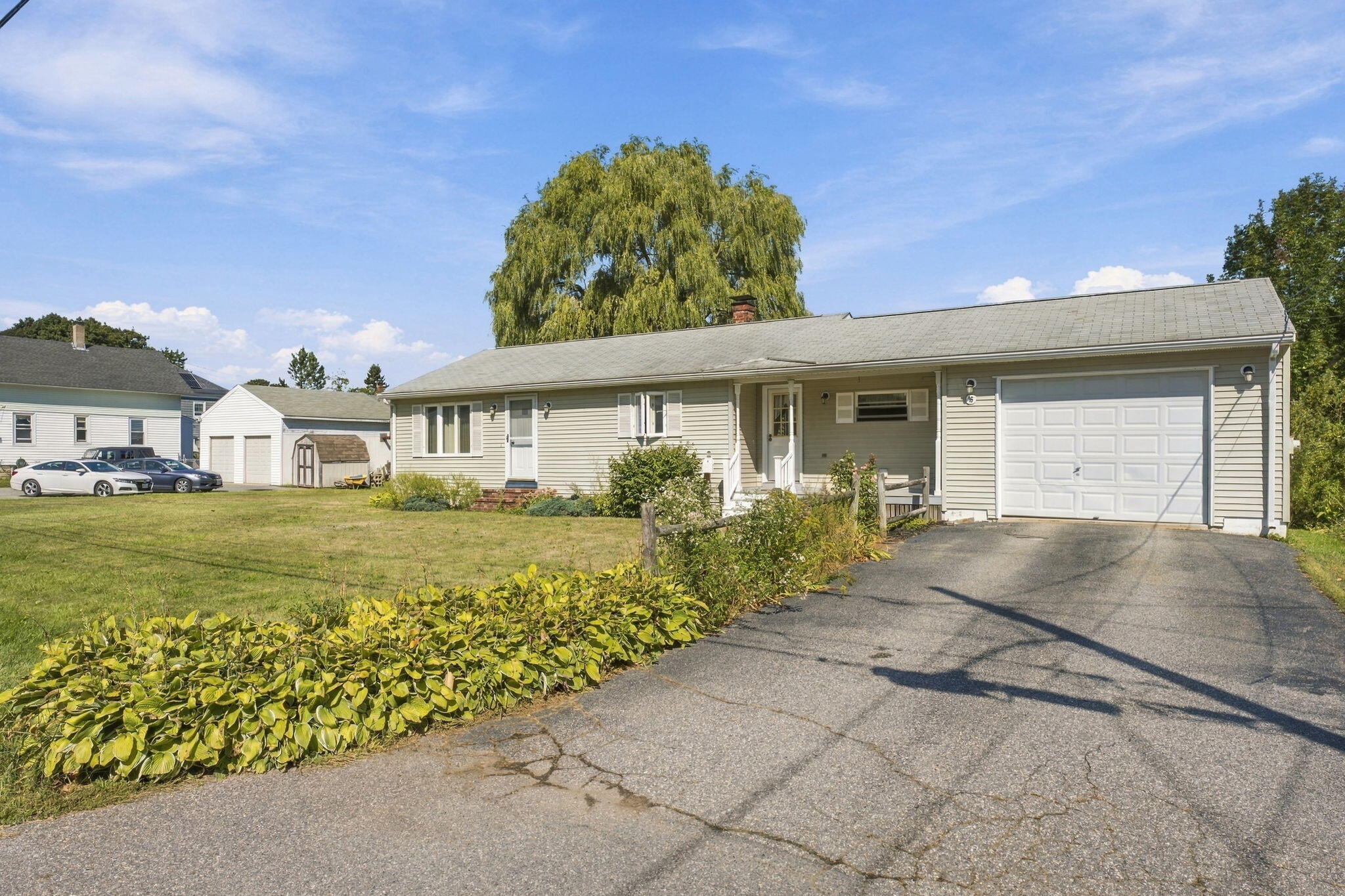 16 Colonial Avenue