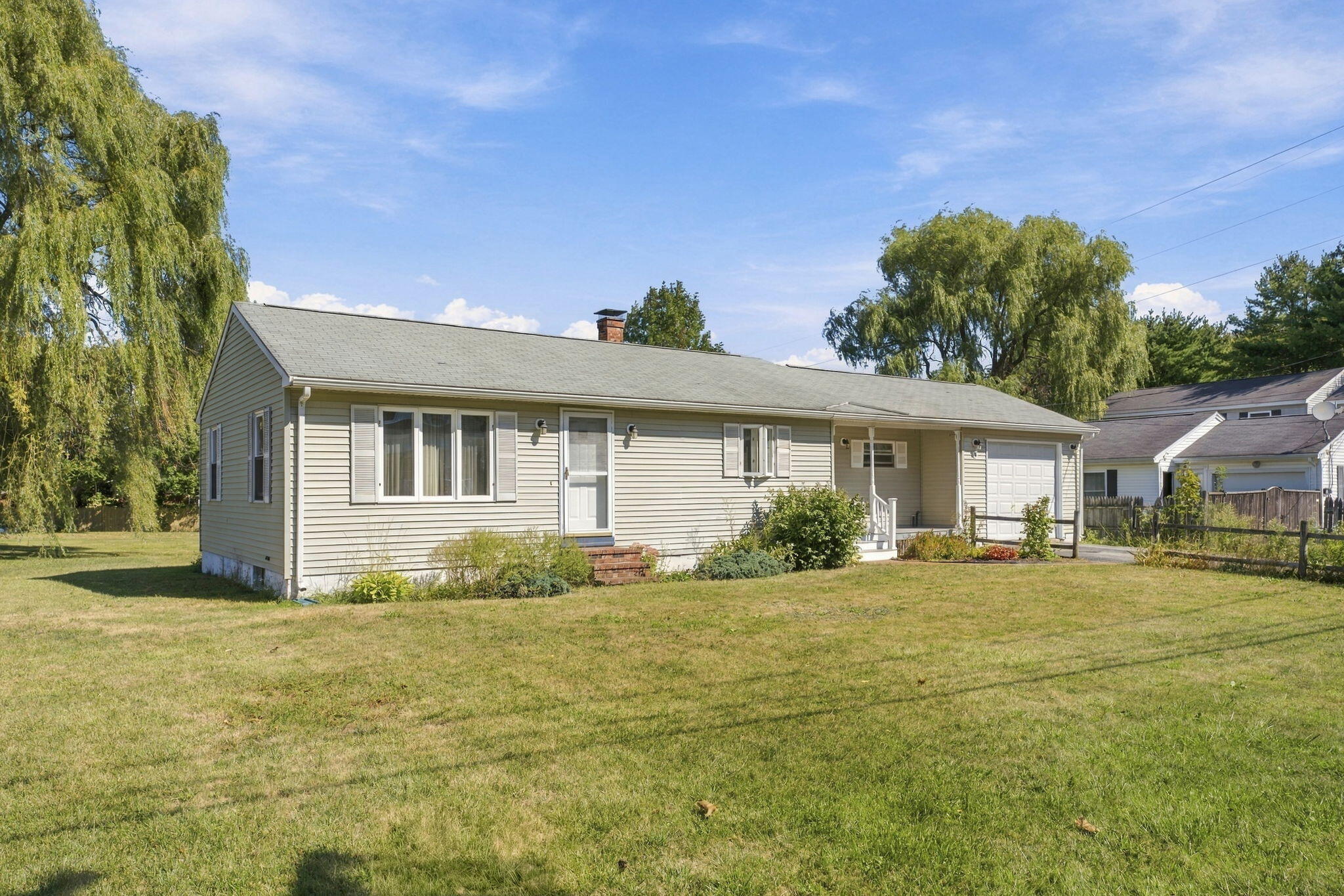 16 Colonial Avenue