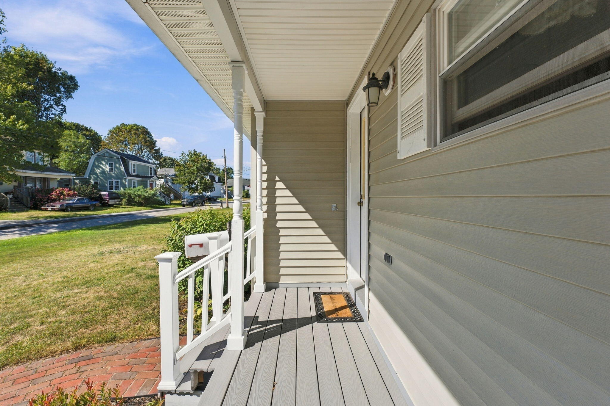 16 Colonial Avenue