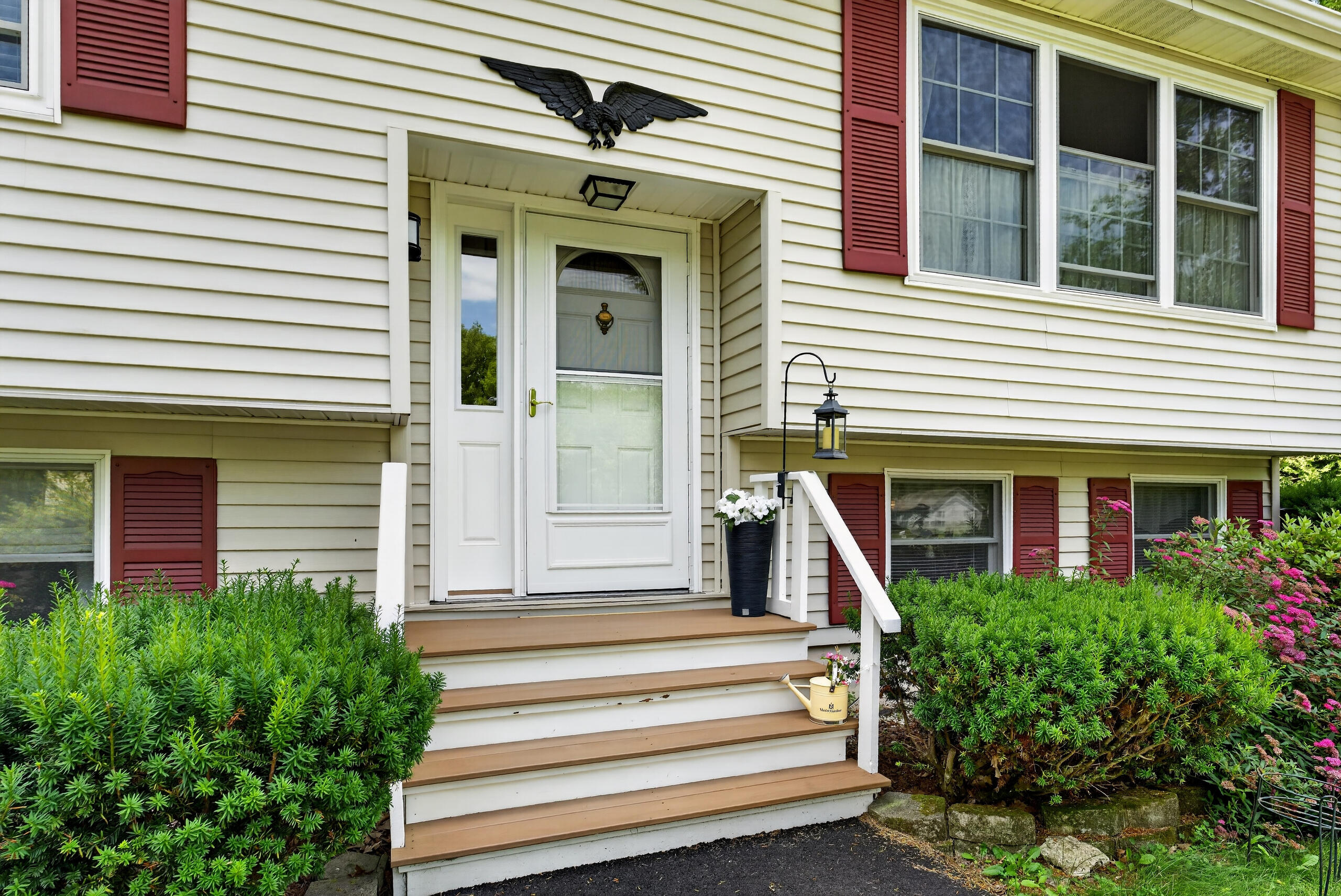 24 Rossignol Avenue