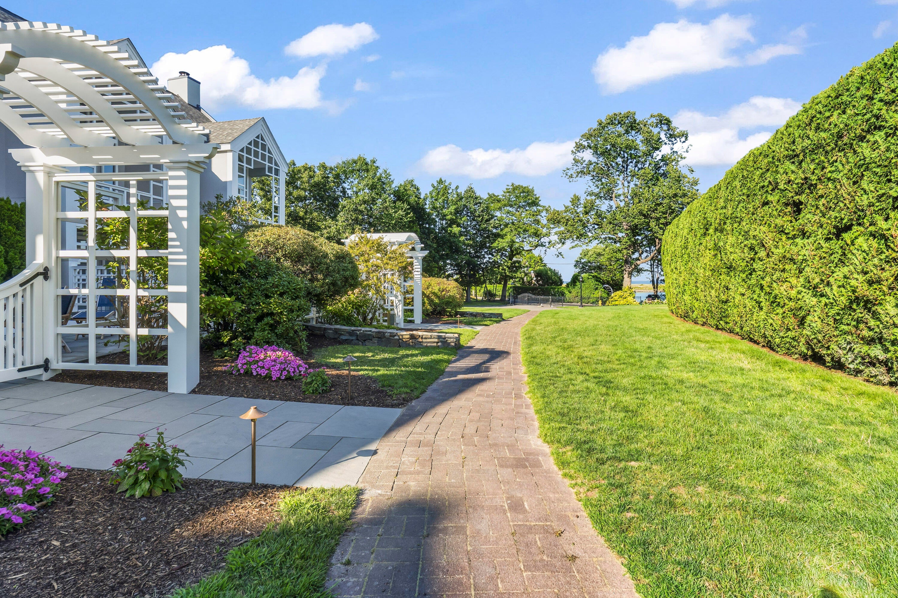 52 Dunelawn Drive 15