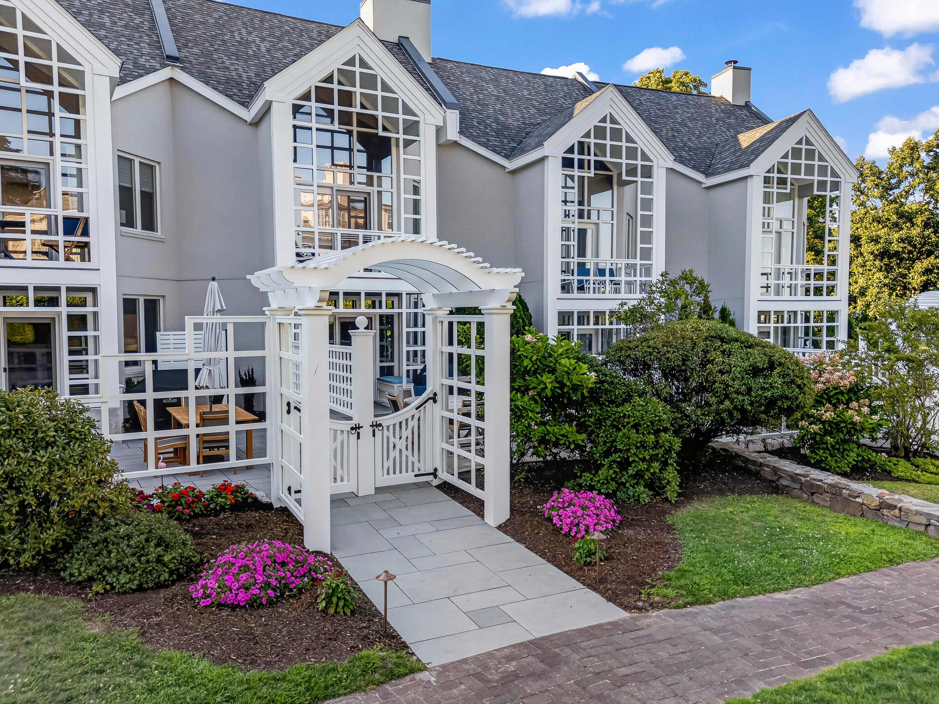 52 Dunelawn Drive 15