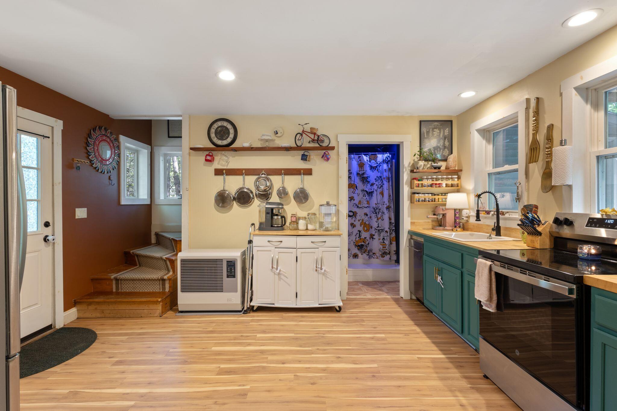 128 Pleasant View Drive
