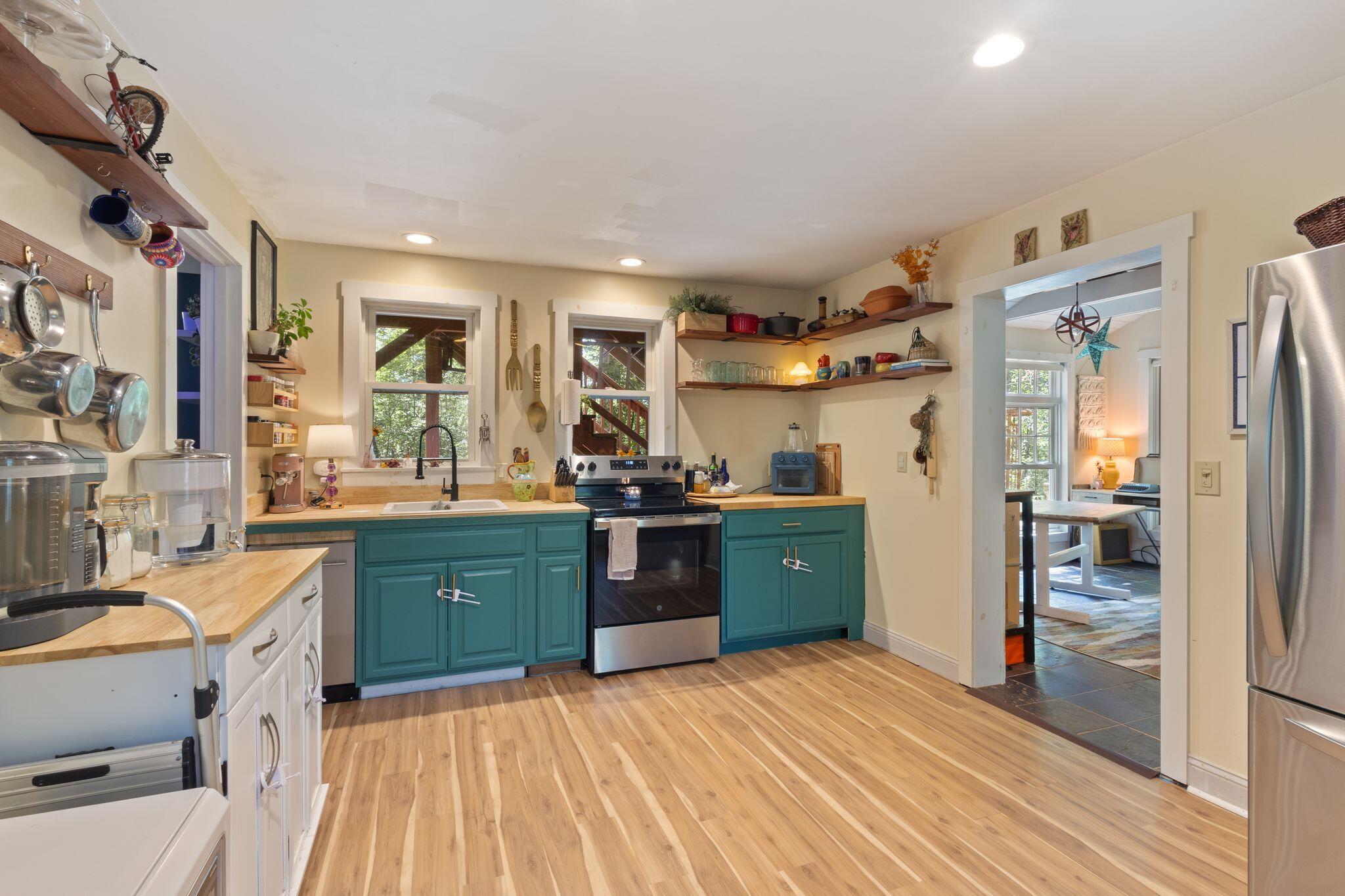 128 Pleasant View Drive