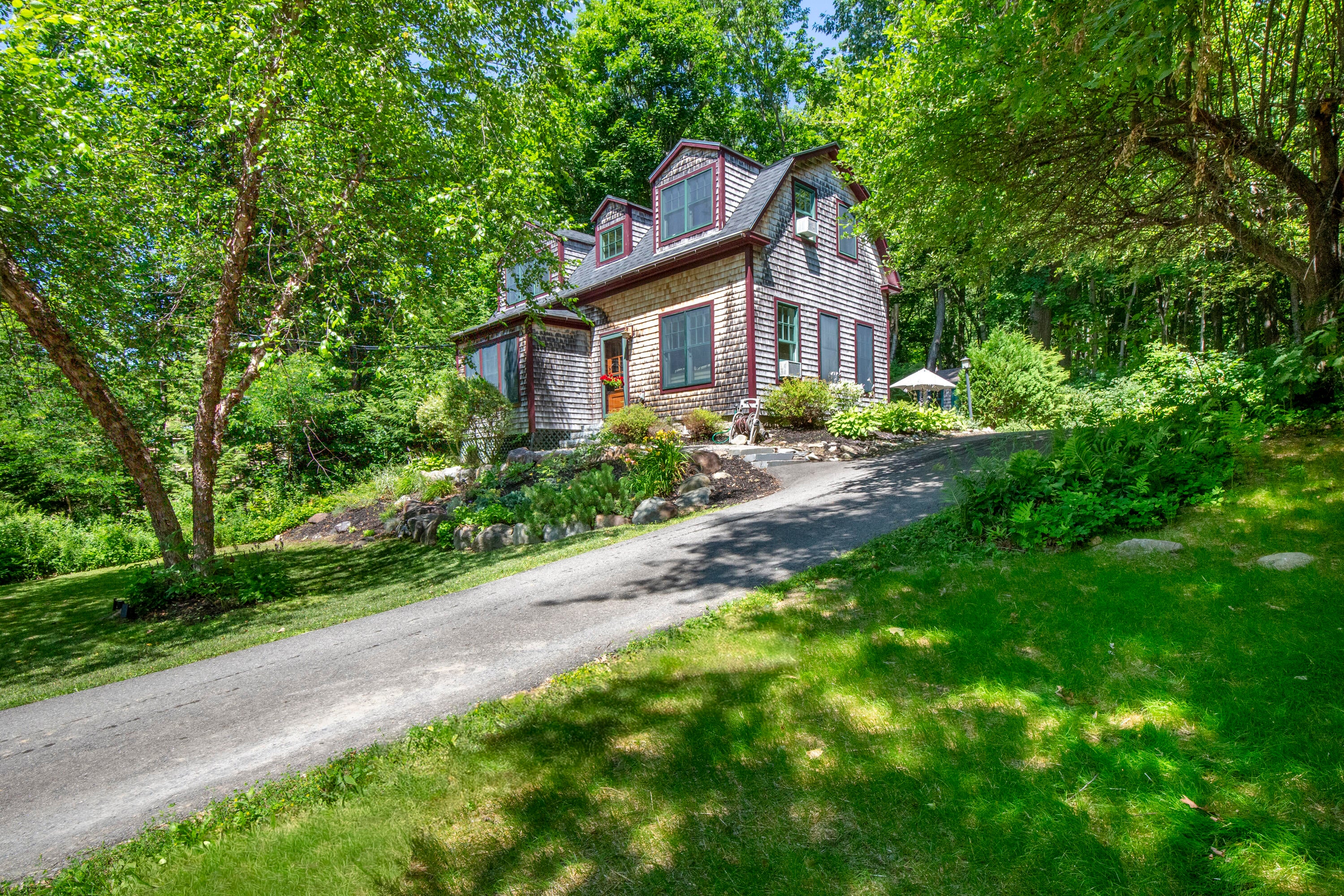 6 Bisbee Street