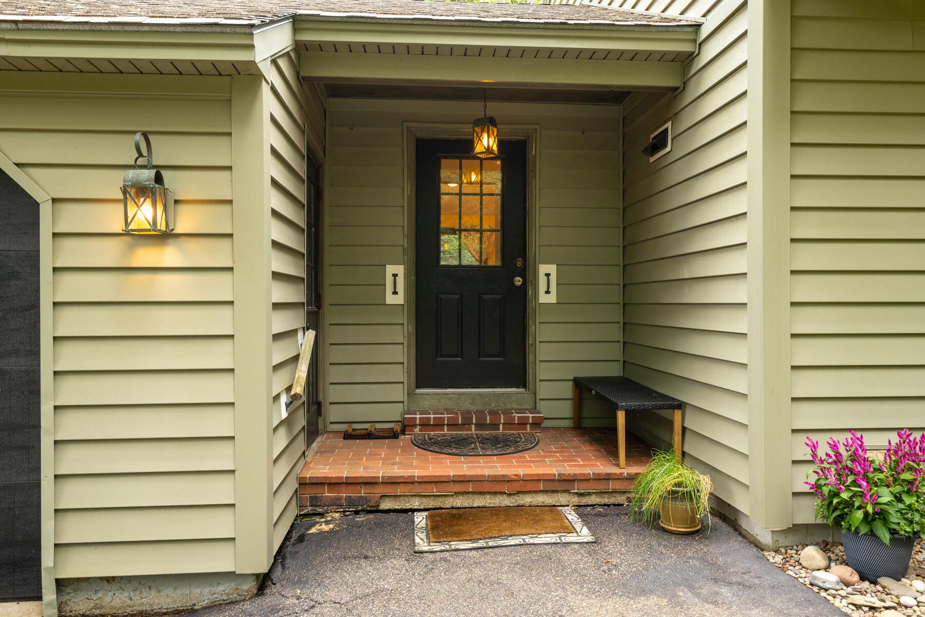 27 High Rock Road