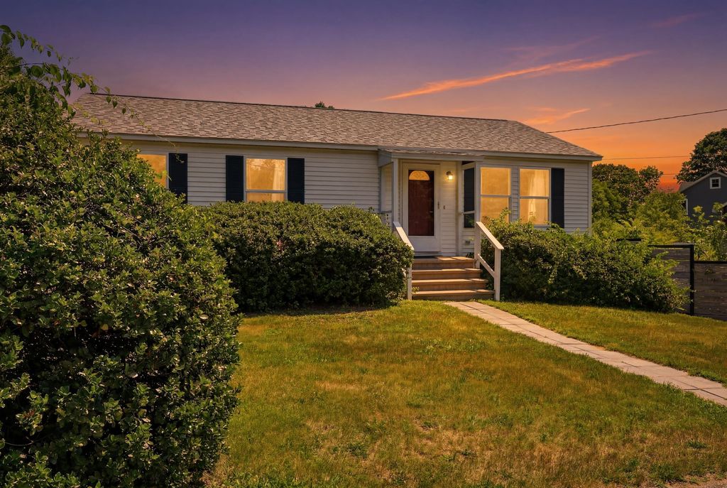 Photo of 116 Rogers Road, Kittery, ME 03904 (MLS # 1670337)