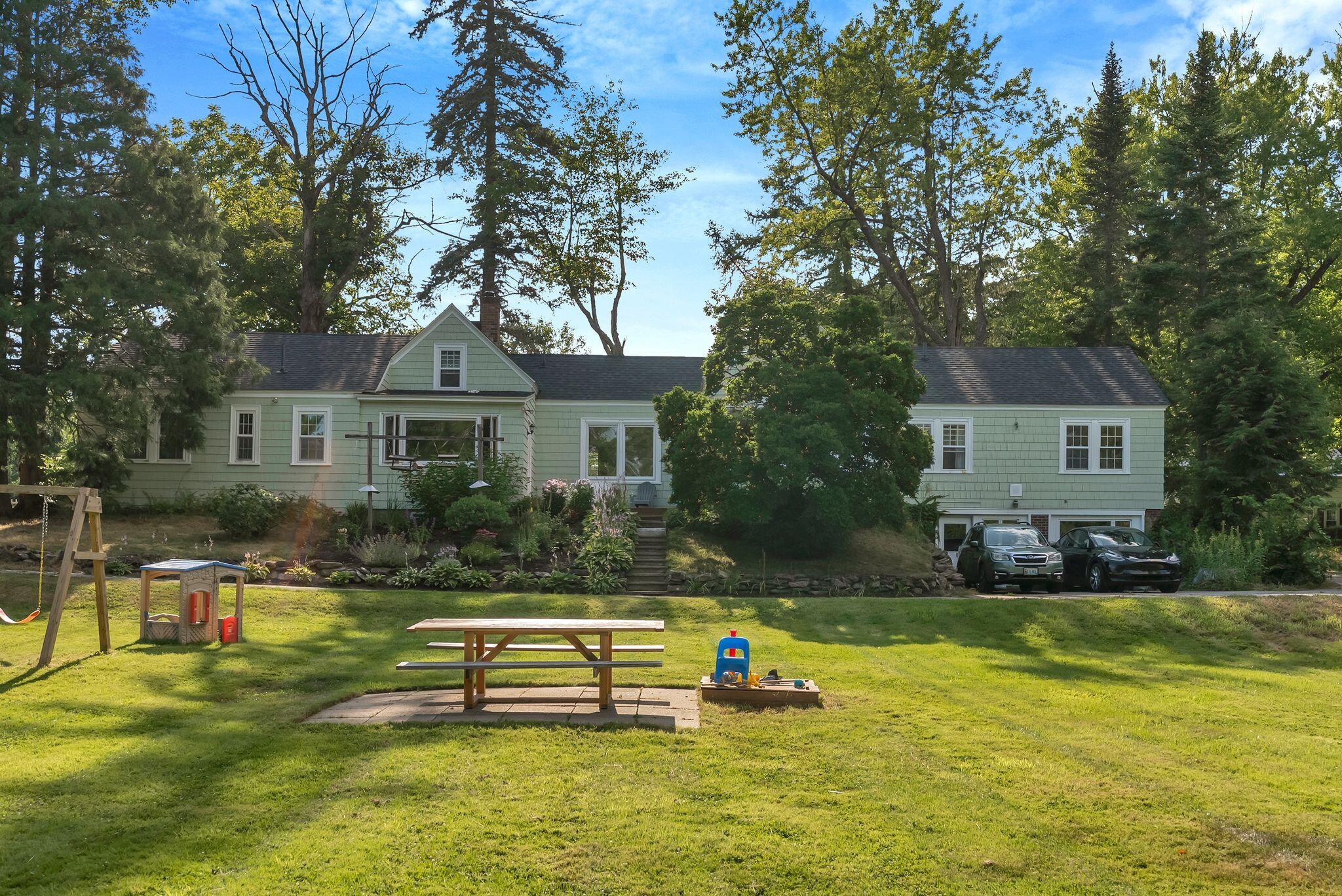 345 W Auburn Road