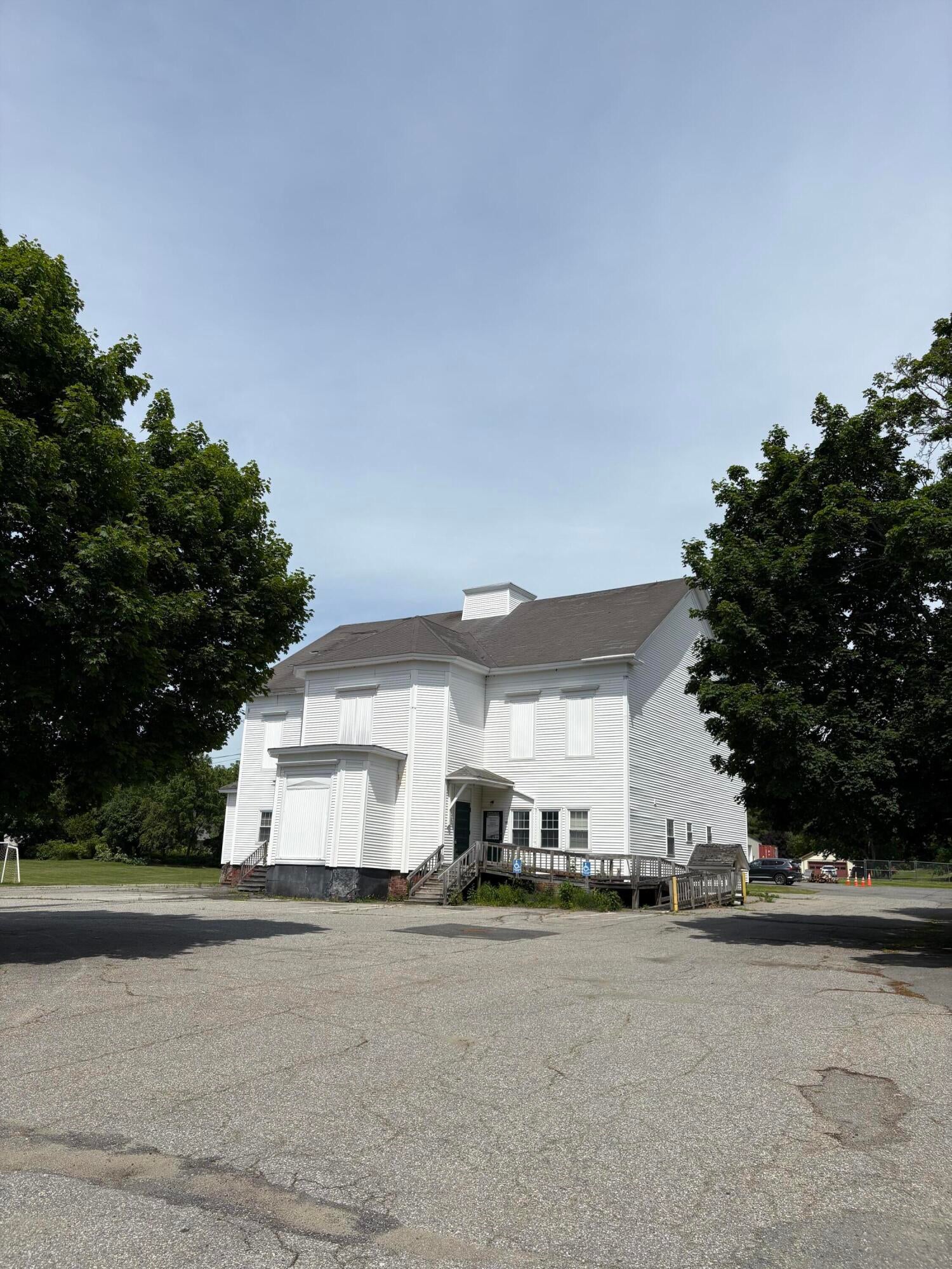 905 Main Street