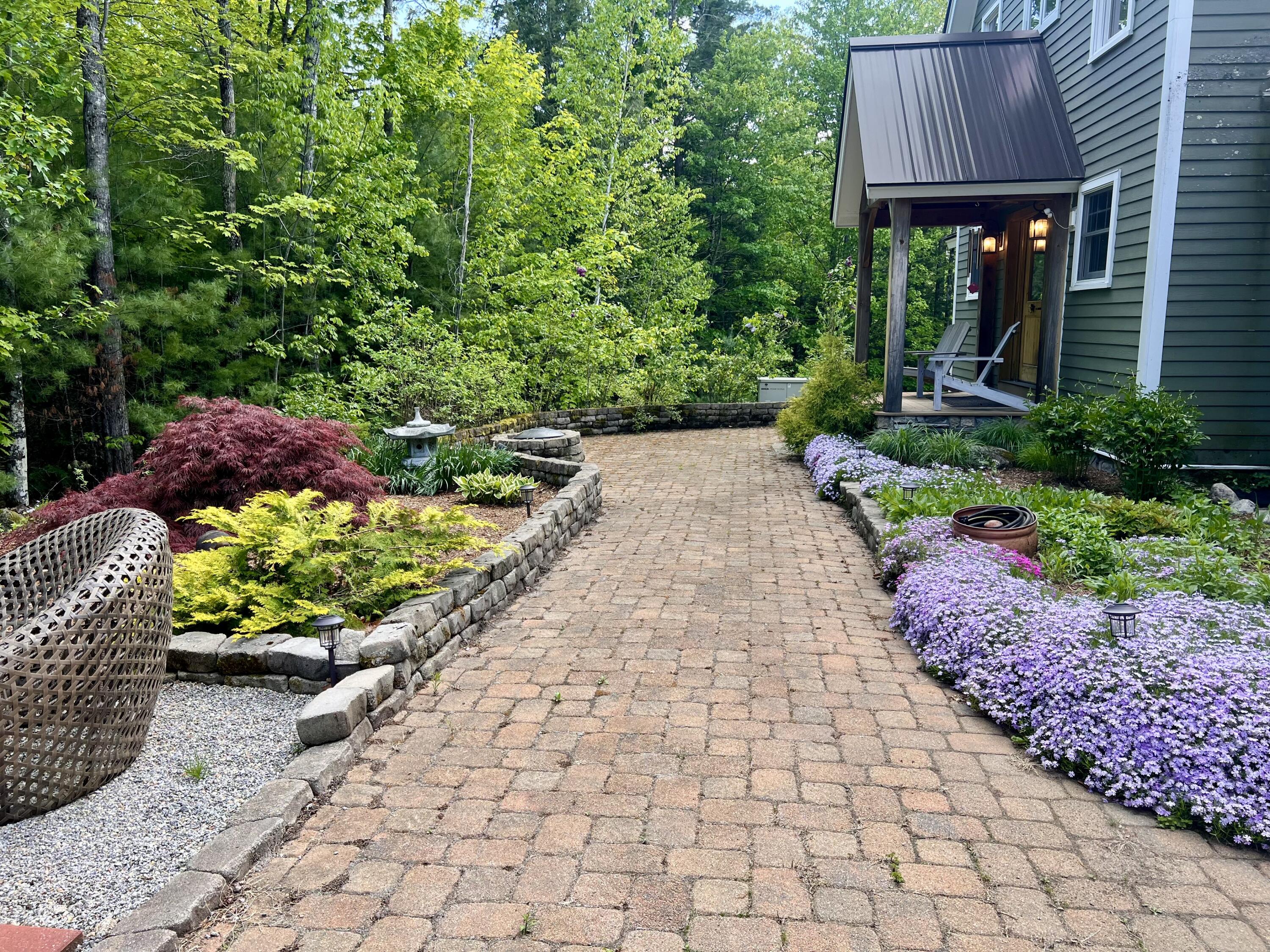 81 Hillside Lane
